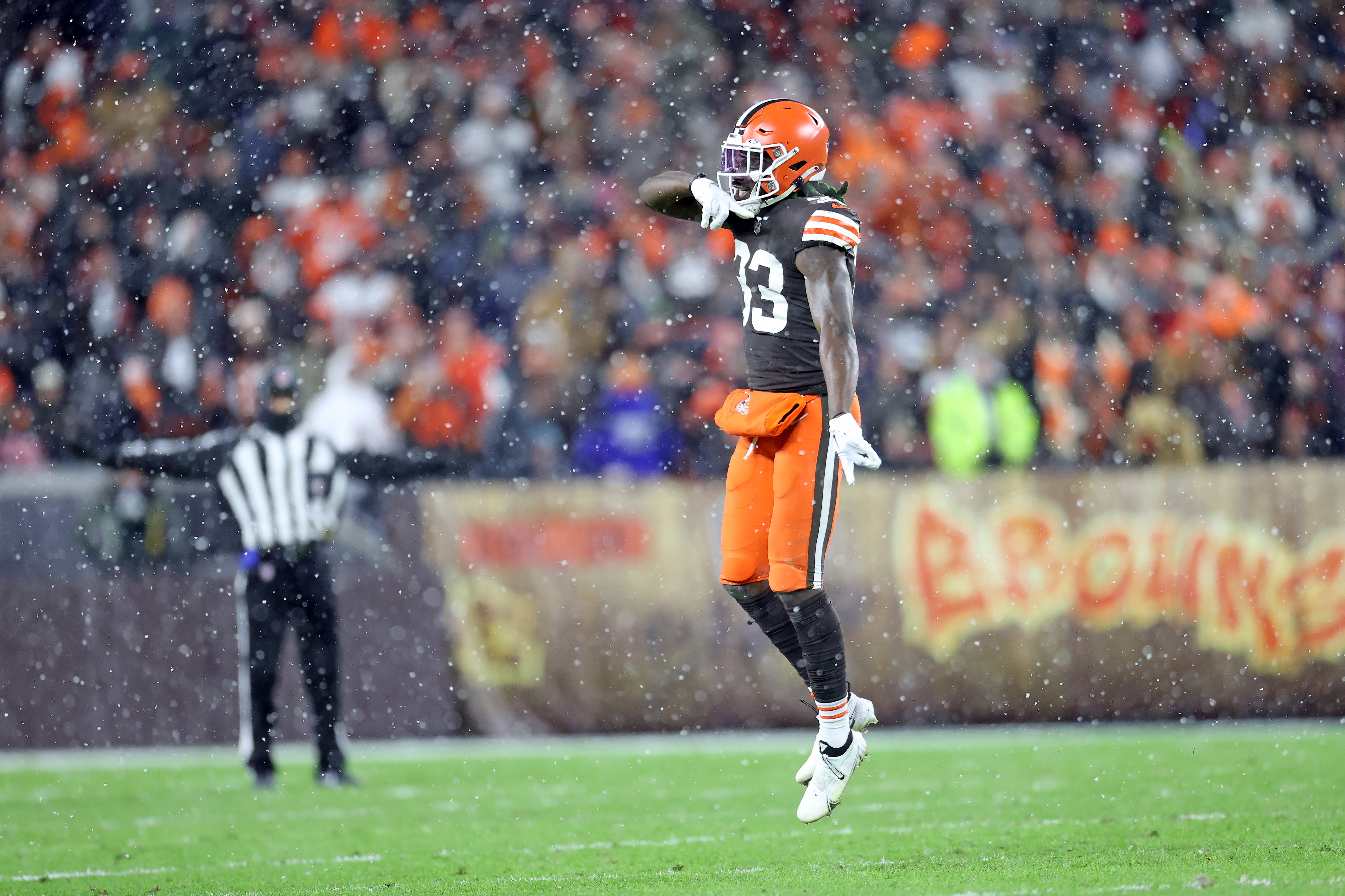 CLEVELAND, OH - DECEMBER 17: Cleveland Browns wide receiver Daylen Baldwin ( 17) leaves the field following the National Football League game between  the Baltimore Ravens and Cleveland Browns on December 17, 2022