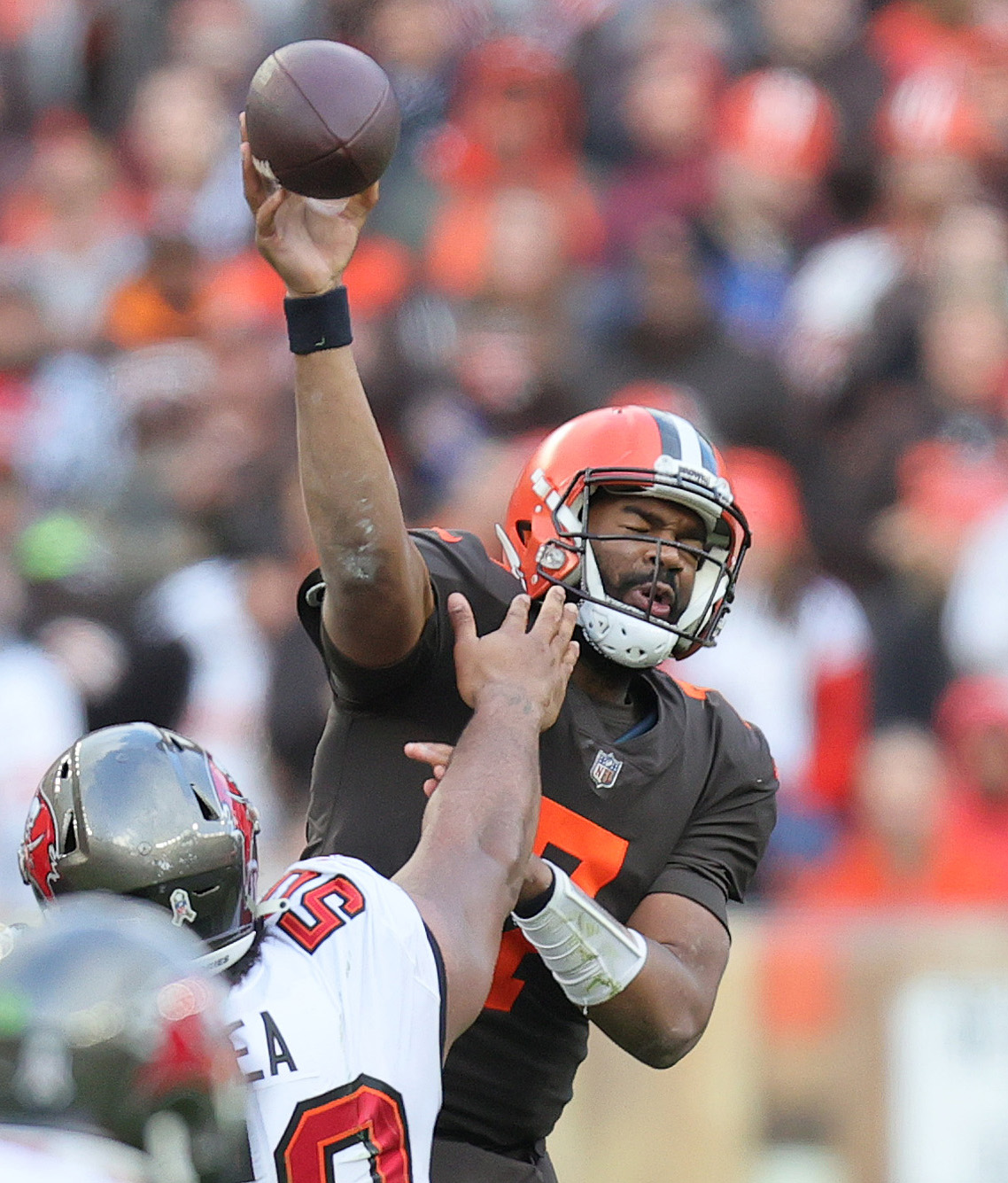 Browns' Jadeveon Clowney emotional in first game back in Houston: 'I  started to cry' 