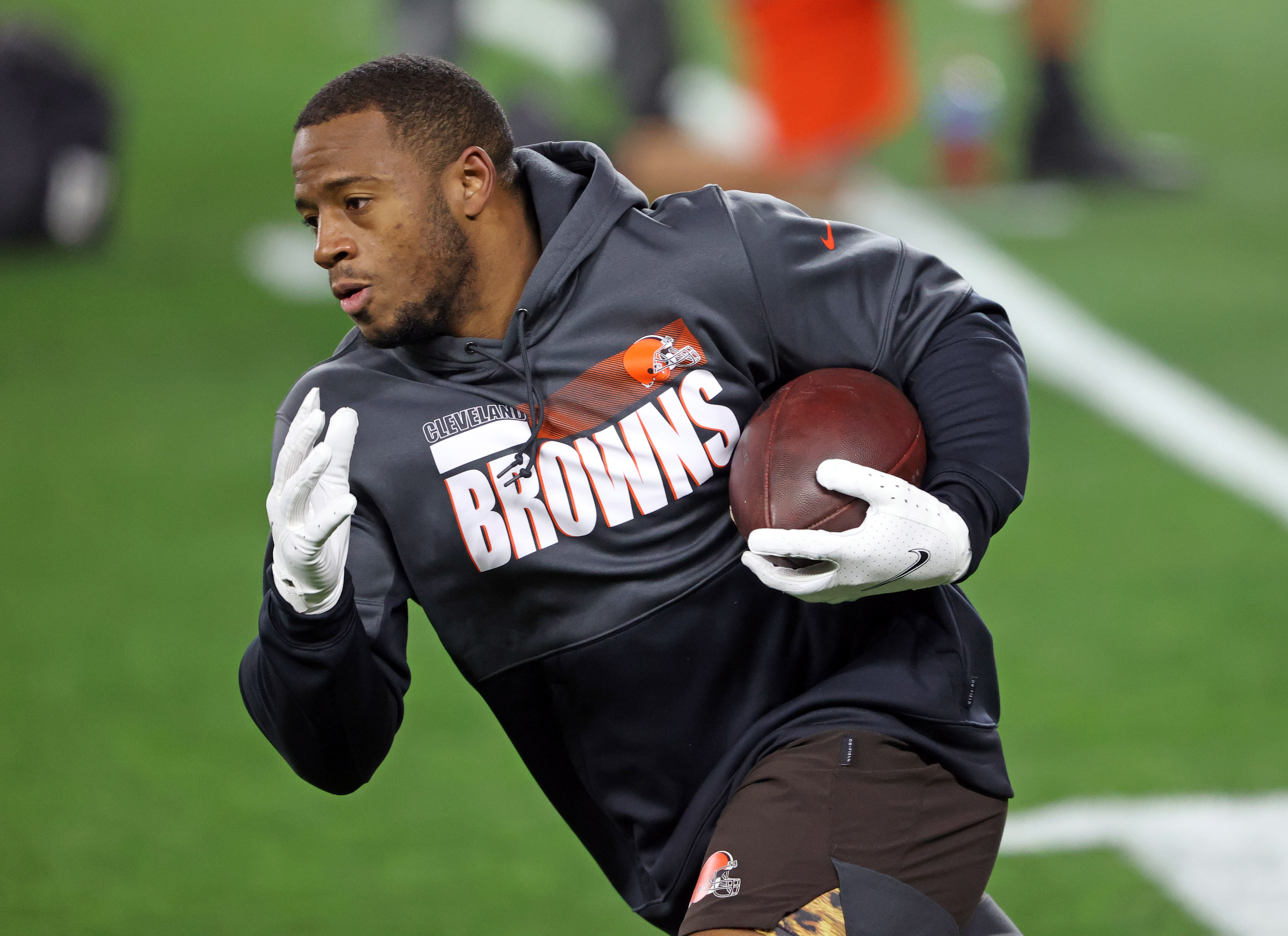 Watch Nick Chubb start Monday Night Football game vs. Ravens with 7-yard  touchdown run on opening drive 