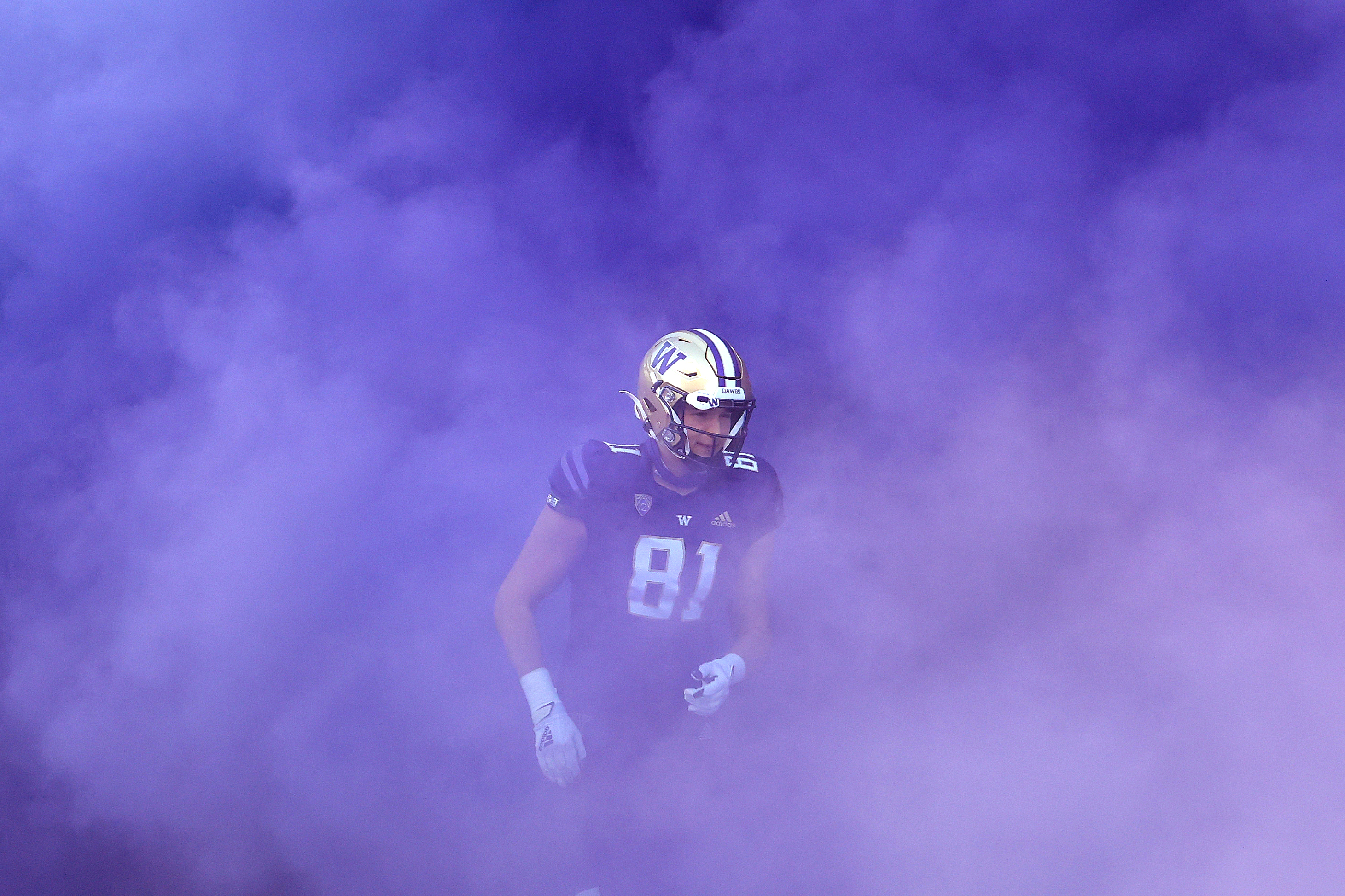 Watch Washington Huskies Football Games outside USA on Peacock