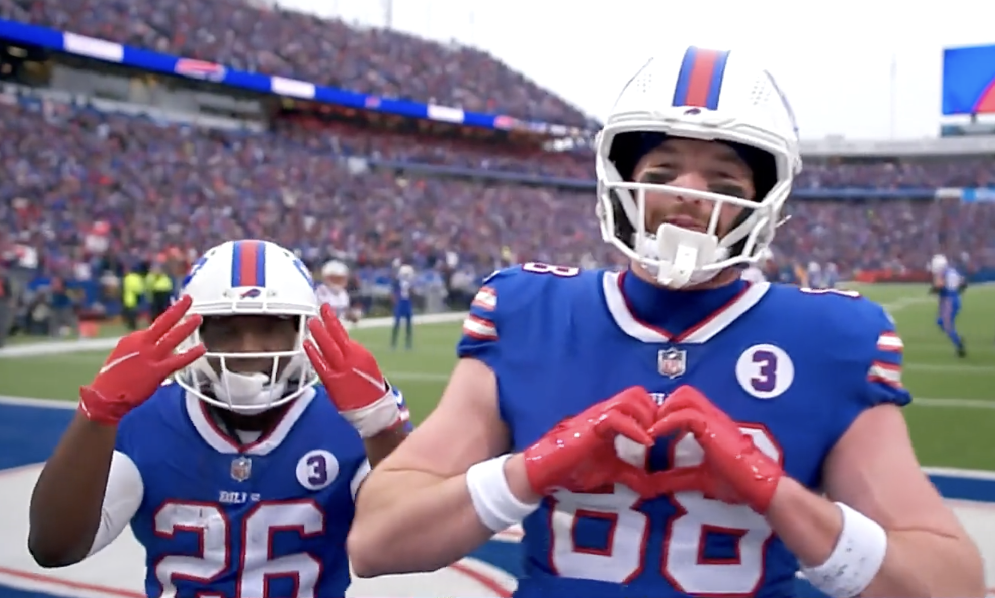 Damar Hamlin shouts out Josh Allen as Bills honor safety