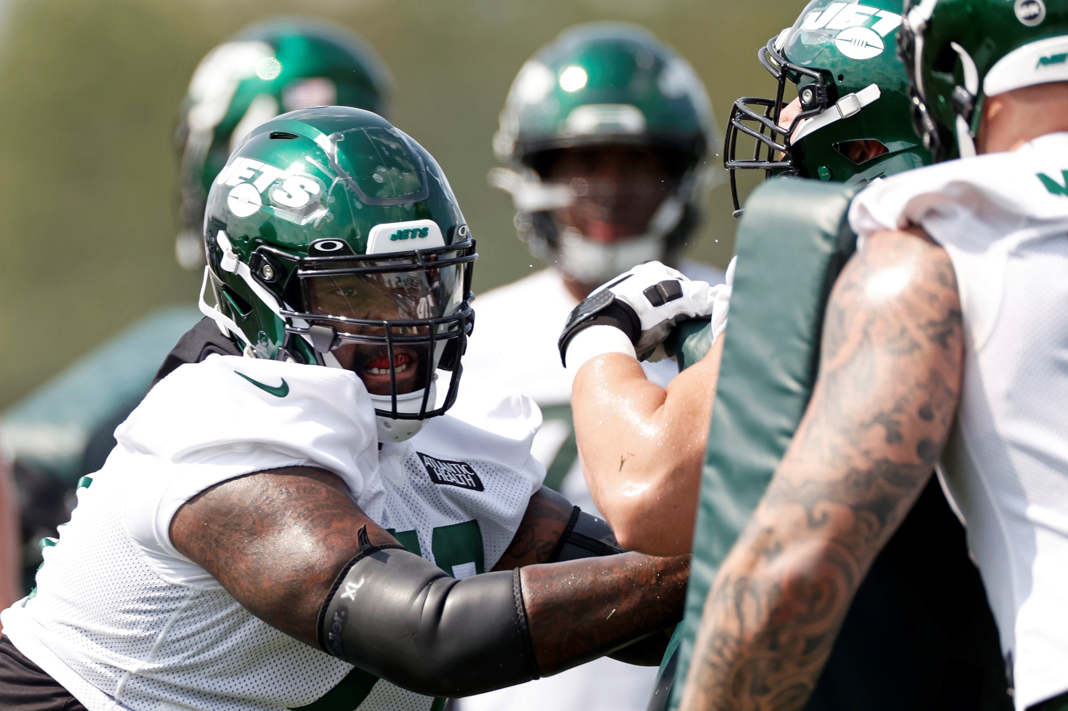Jets' George Fant settling in at left tackle  Will O-line be prepared for  Patriots defensive front? 