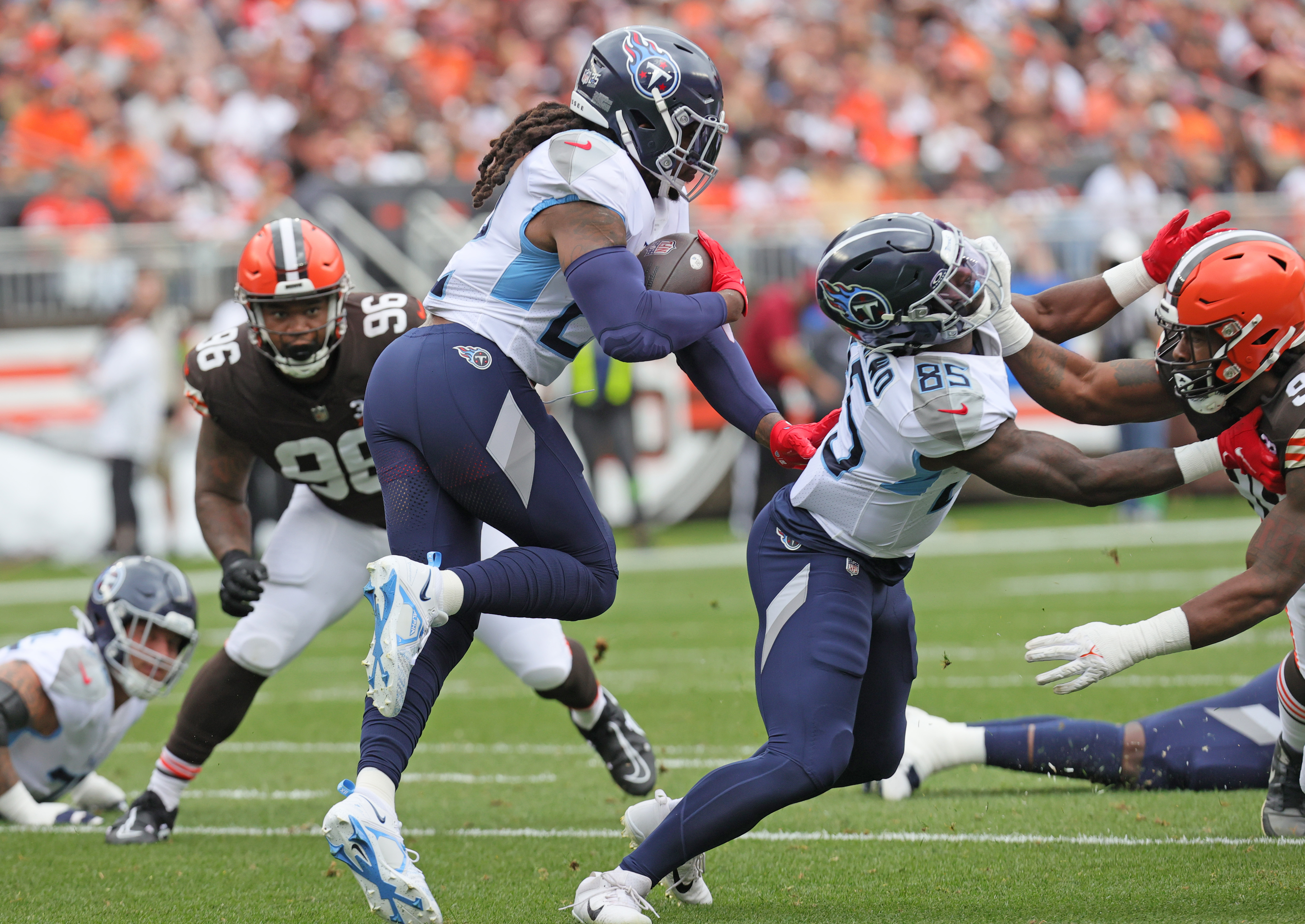 Browns defense dominates against Titans, keeps them off 'I-71′: Ashley  Bastock 