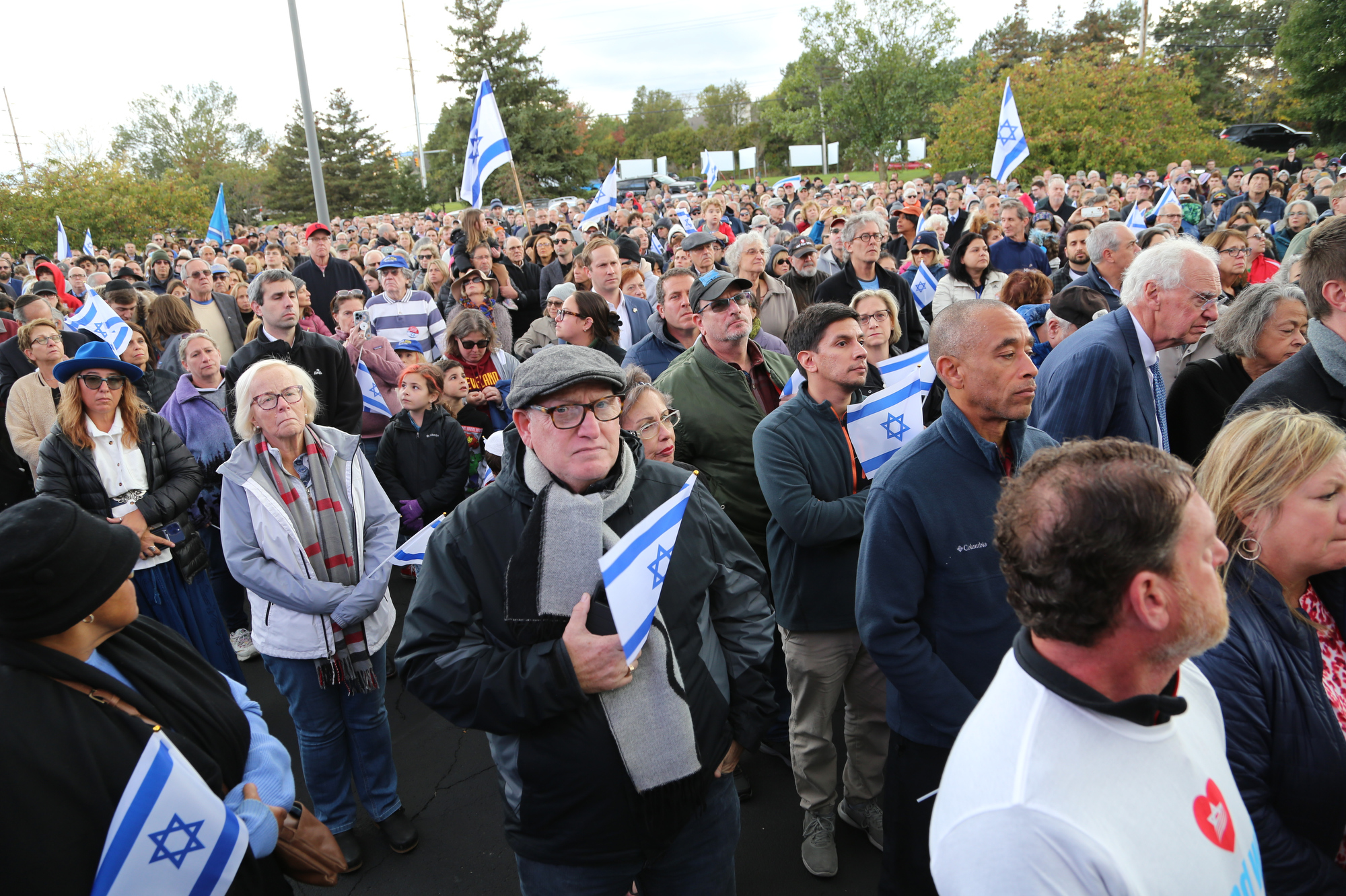 Rally for Israel at the Jewish Federation of Cleveland in Beachwood ...
