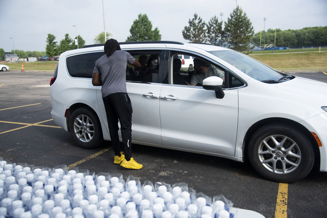 NFL draft pick KJ Osborn gives back to Ypsilanti Lincoln community