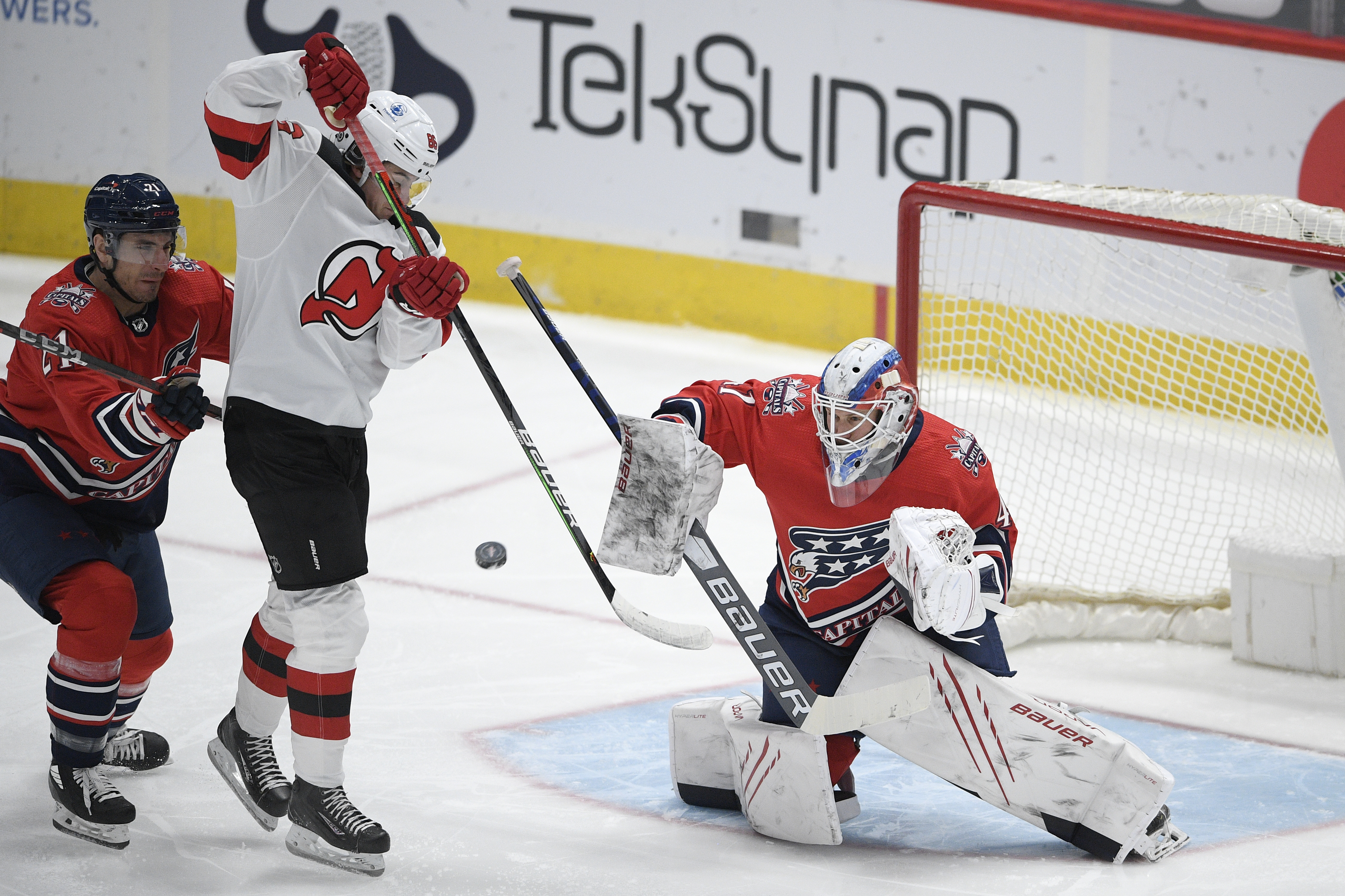 Yegor Sharangovich scores first NHL goal to lift Devils in OT
