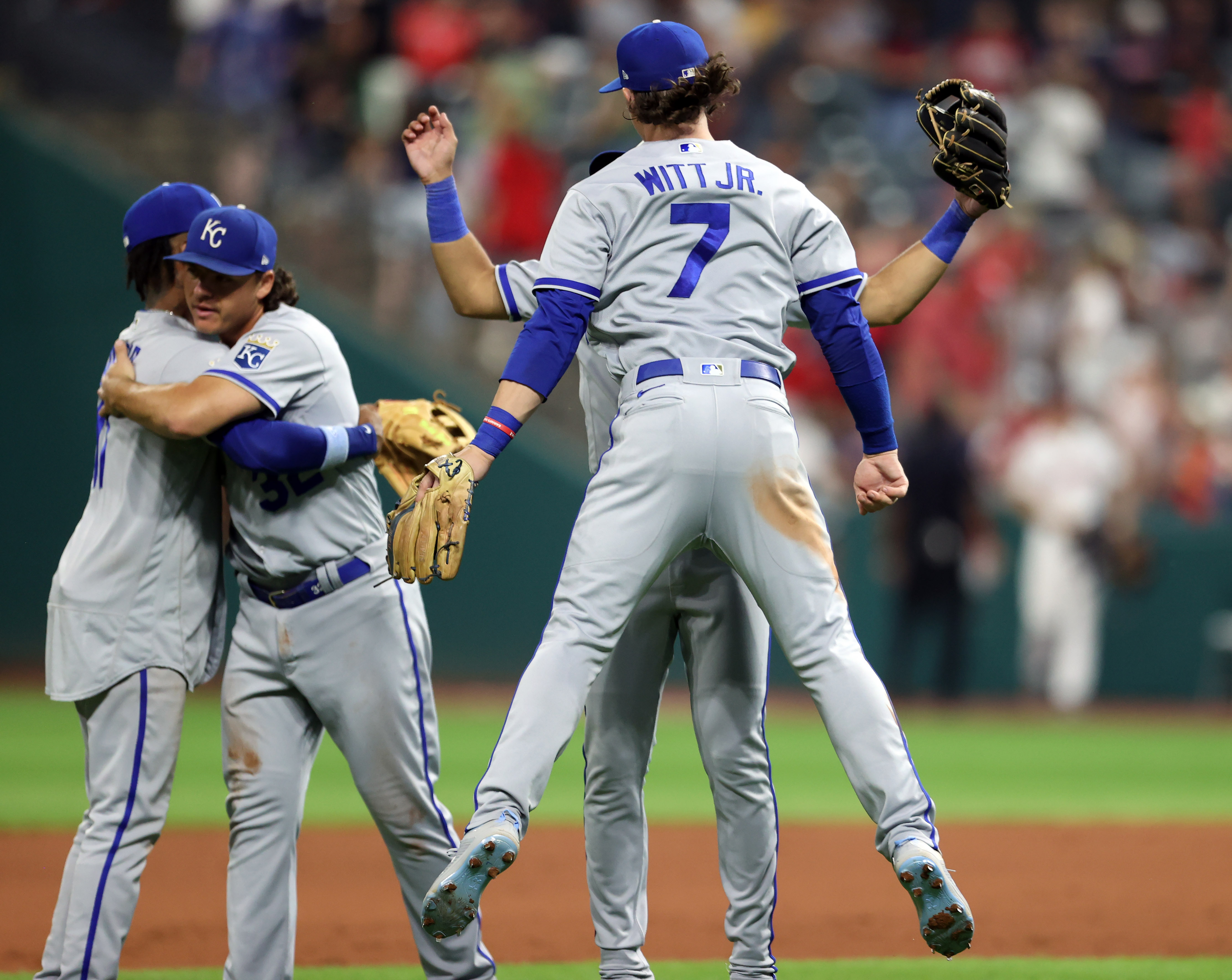 Salvador Perez hits his 200th homer as a catcher as the Royals beat the  Guardians 5-3