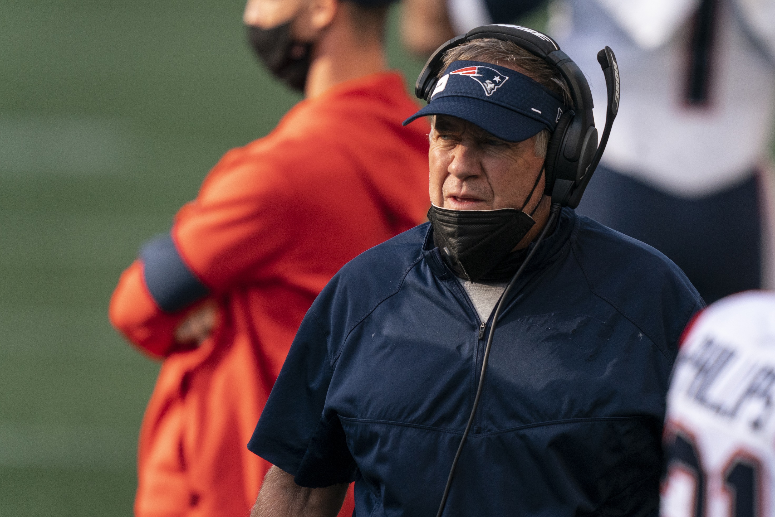 Seahawks' Pete Carroll fined $100,000 for not wearing mask on sideline