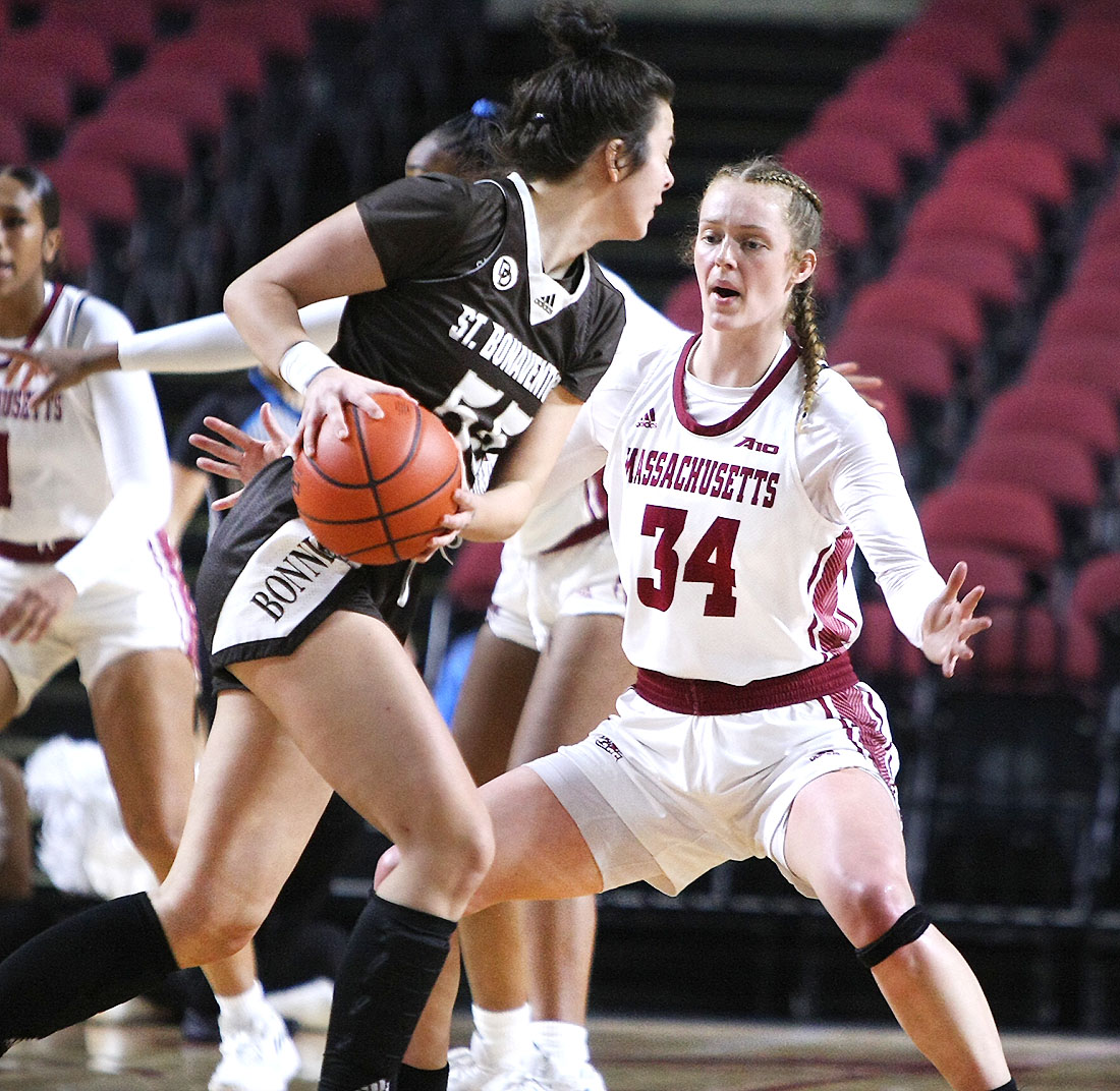 UMass Women's Basketball vs Saint Bonaventure 12/31/22 - masslive.com