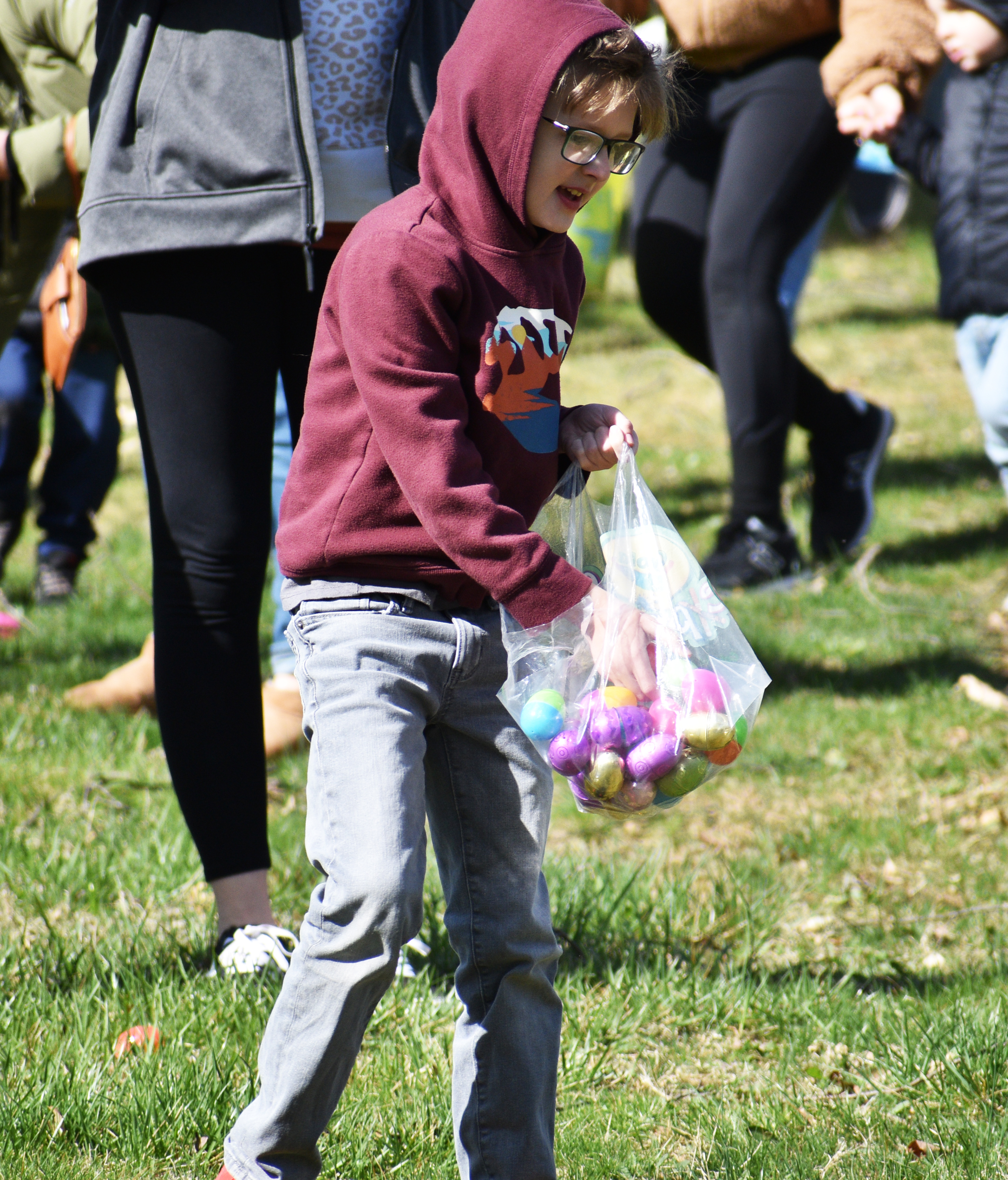 It's a mad rush for Easter fun in College Hill egg hunt ...