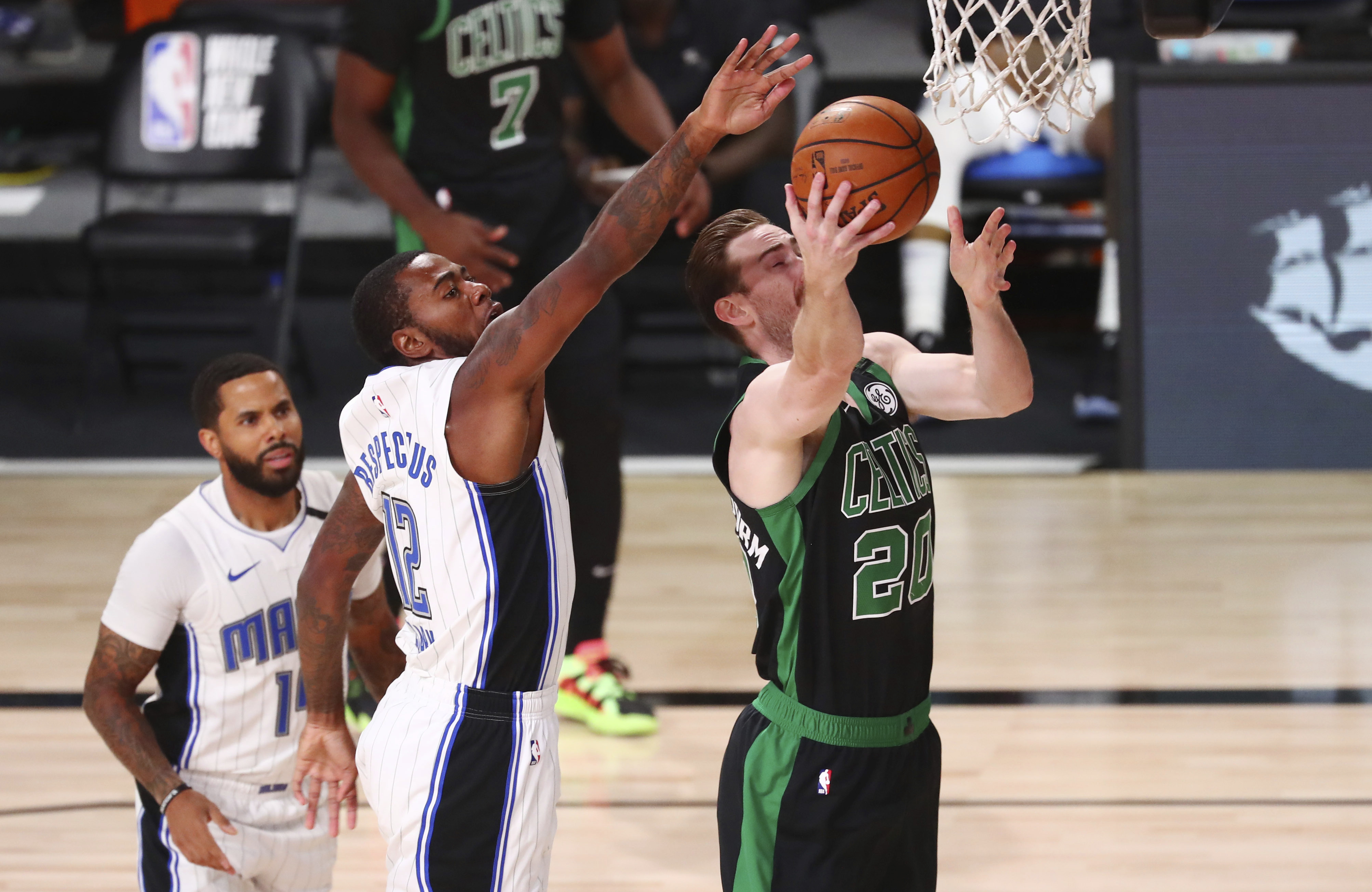 Celtics' Gordon Hayward Leaves NBA Bubble After Ankle Injury