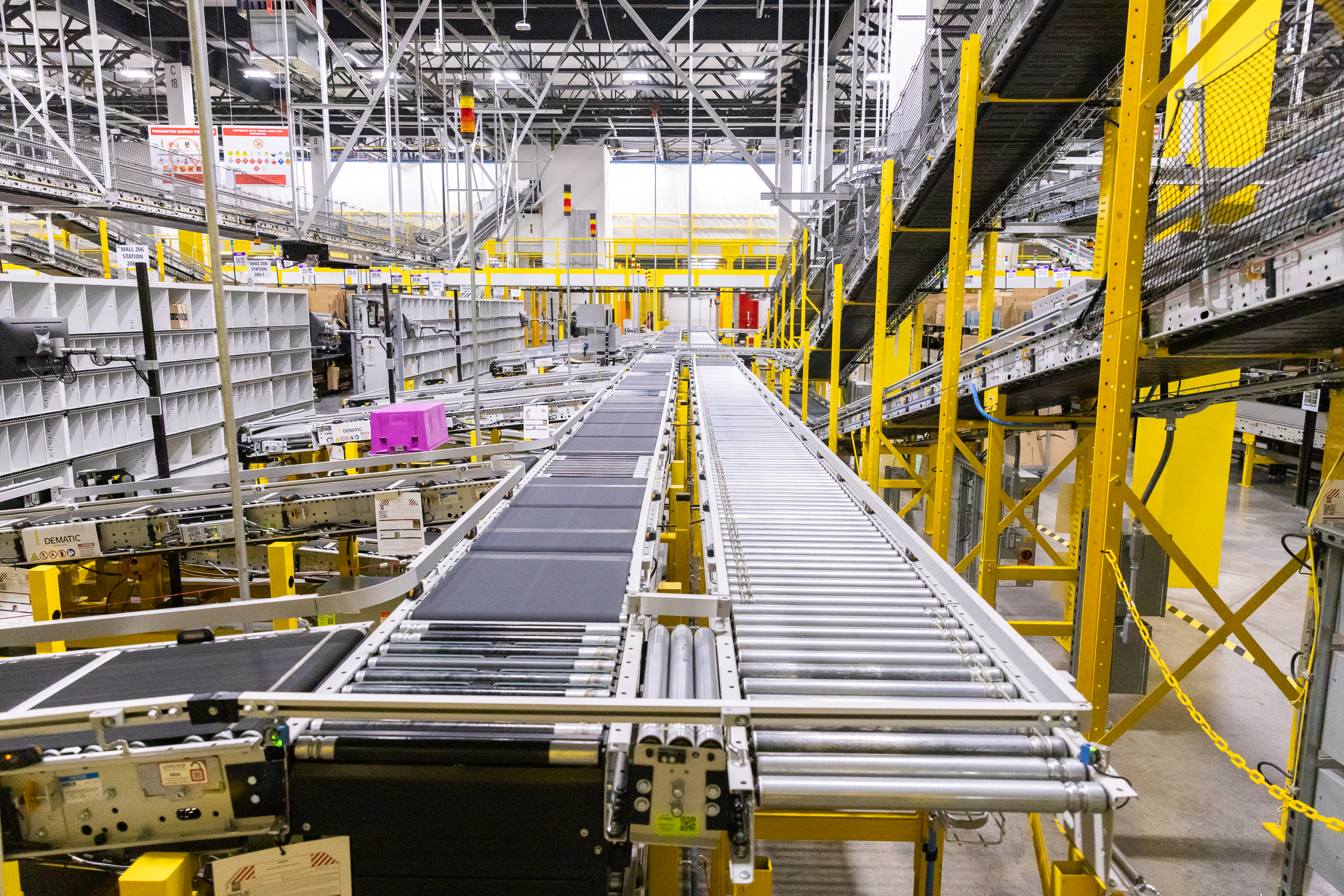 Amazon Fulfillment Center in Woodburn - oregonlive.com