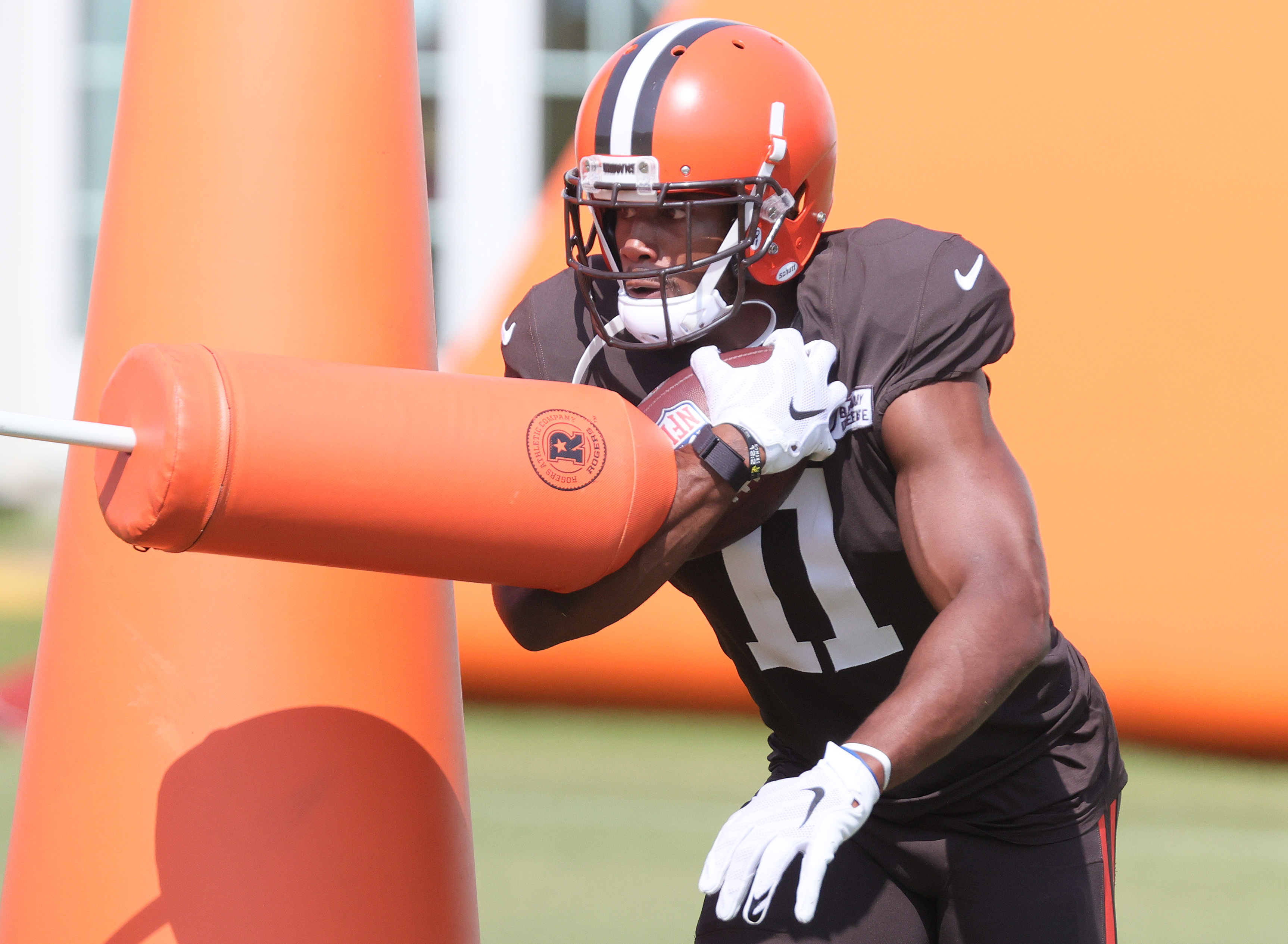 Donovan Peoples-Jones unfazed by new additions in Browns receiver room 