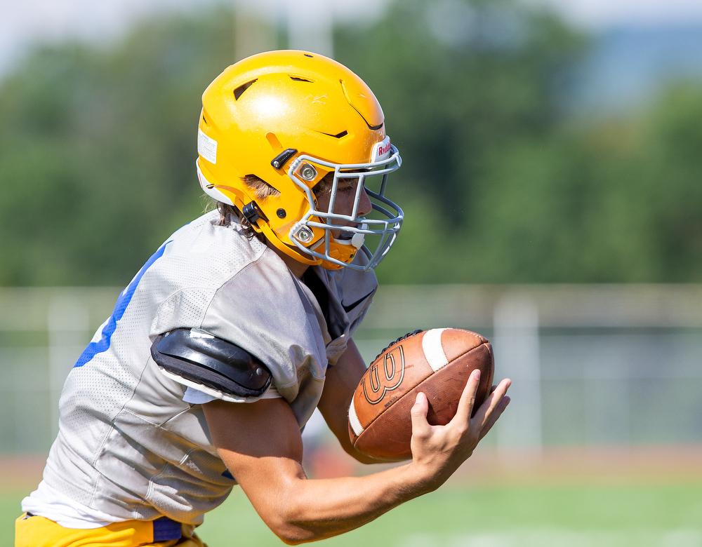 Middletown vs Northern scrimmage in high school football