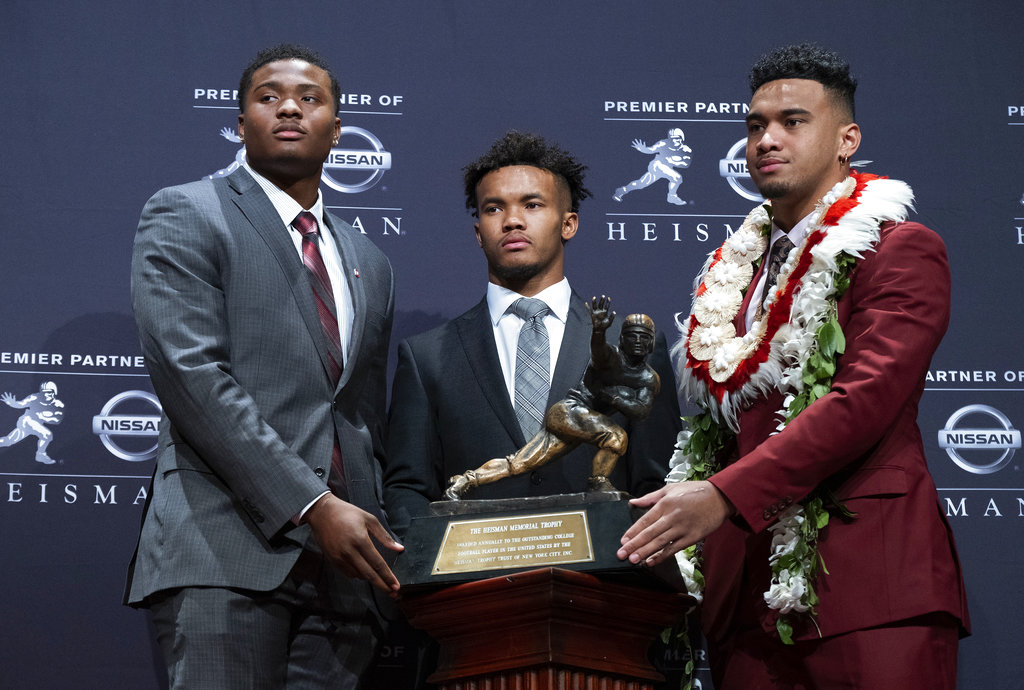 College GameDay - Nothing but respect for Tua Tagovailoa from Kyler Murray,  who was gifted a lei from the Alabama Football QB.