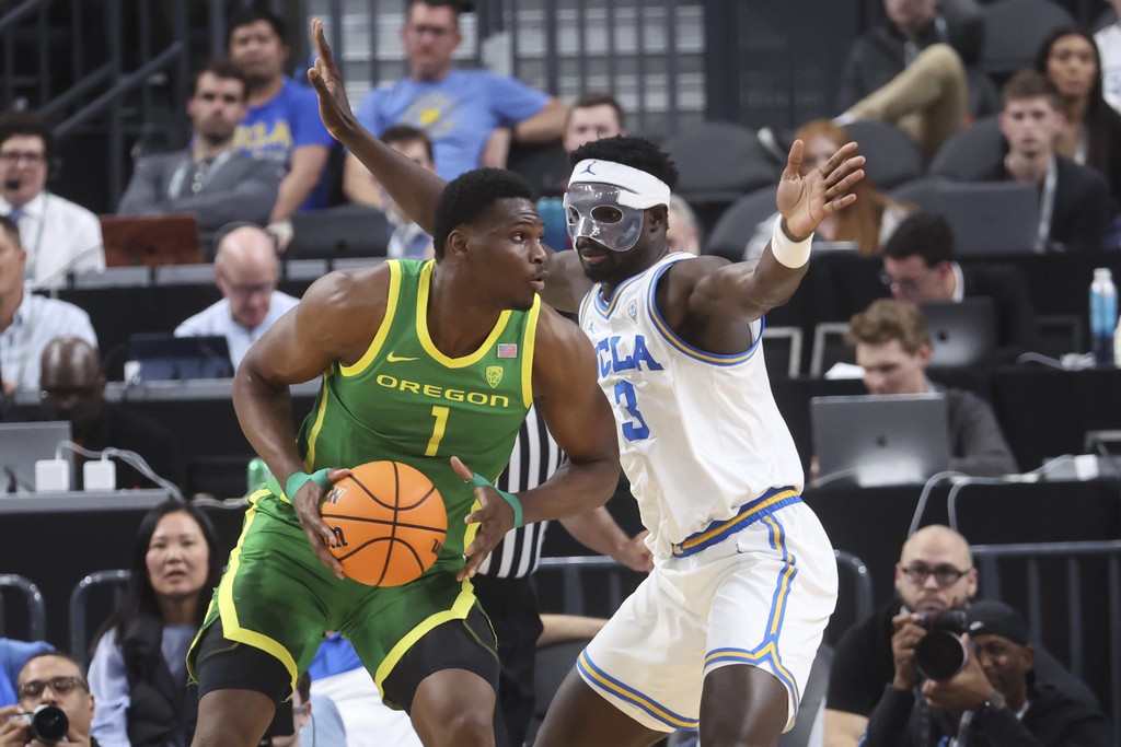 Oregon Ducks Vs. UCLA At Pac-12 Men's Basketball Tournament ...