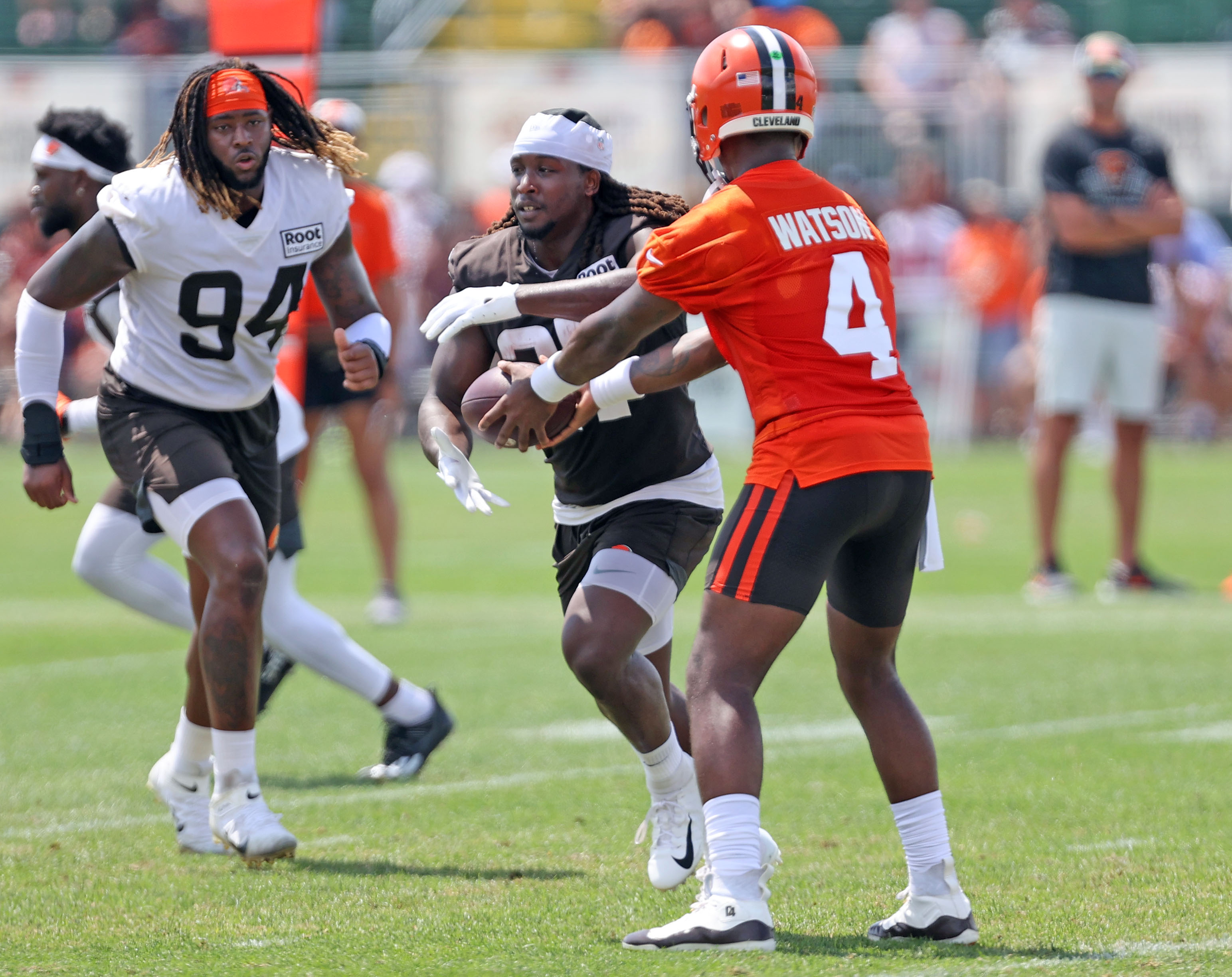 Kareem Hunt Cleveland Browns Game-Used #27 White Jersey vs. Washington  Commanders on January 1 2023