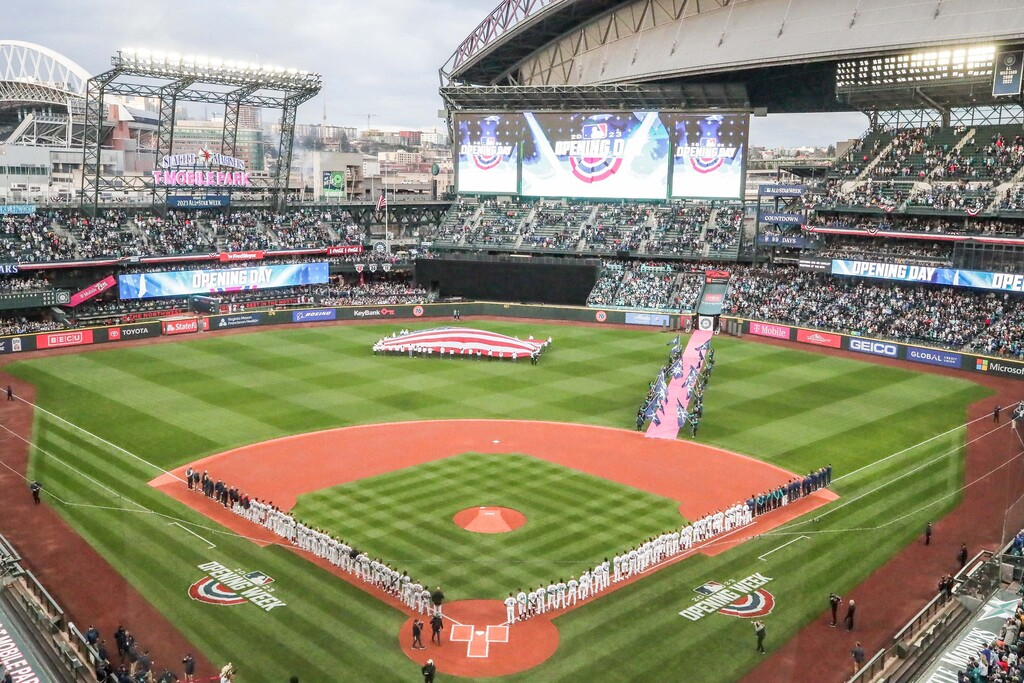 Seattle Mariners vs. Cleveland Guardians at T-Mobile Park in