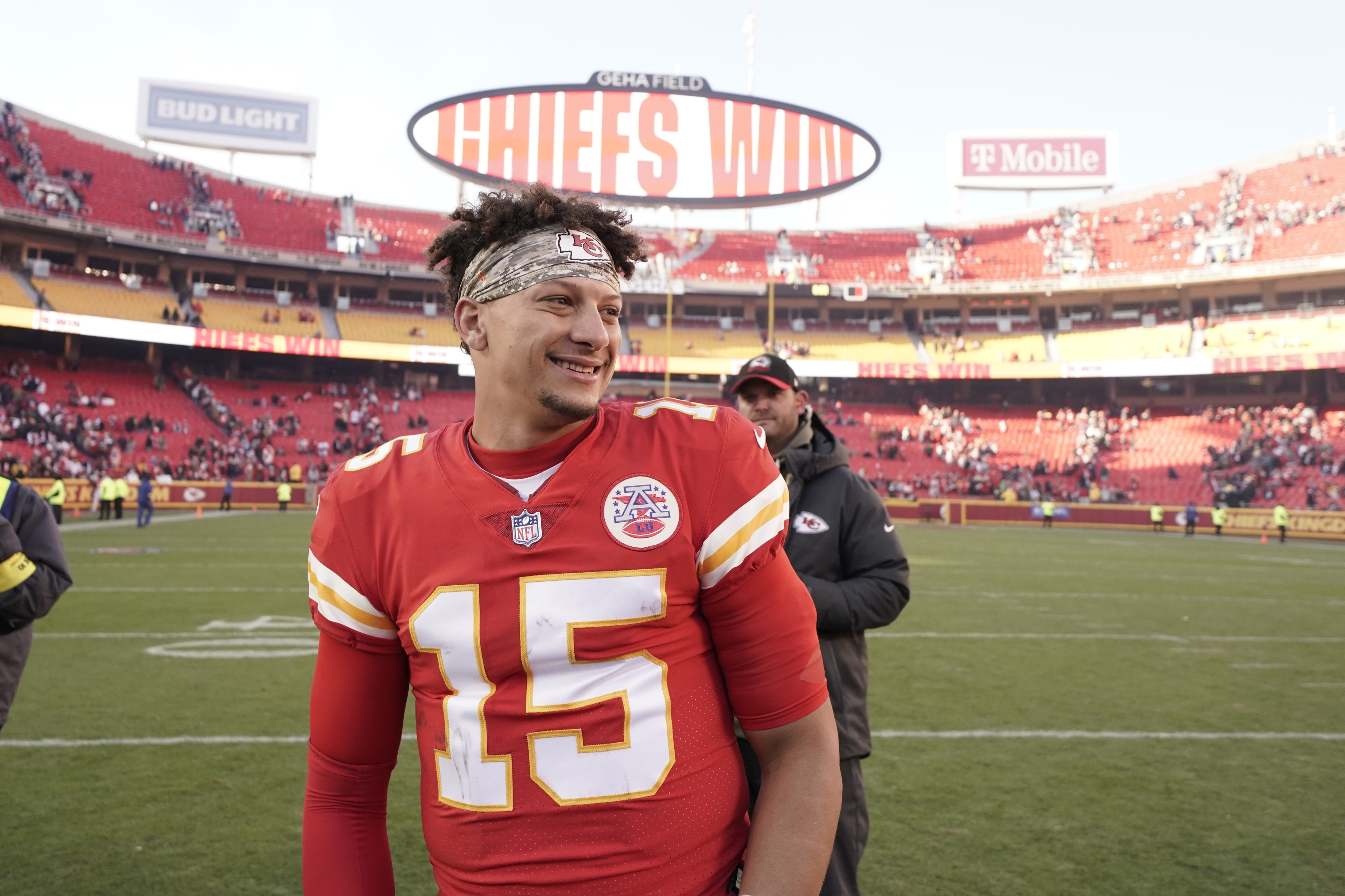 What TV channel is Chiefs-Chargers on today? Live stream, time