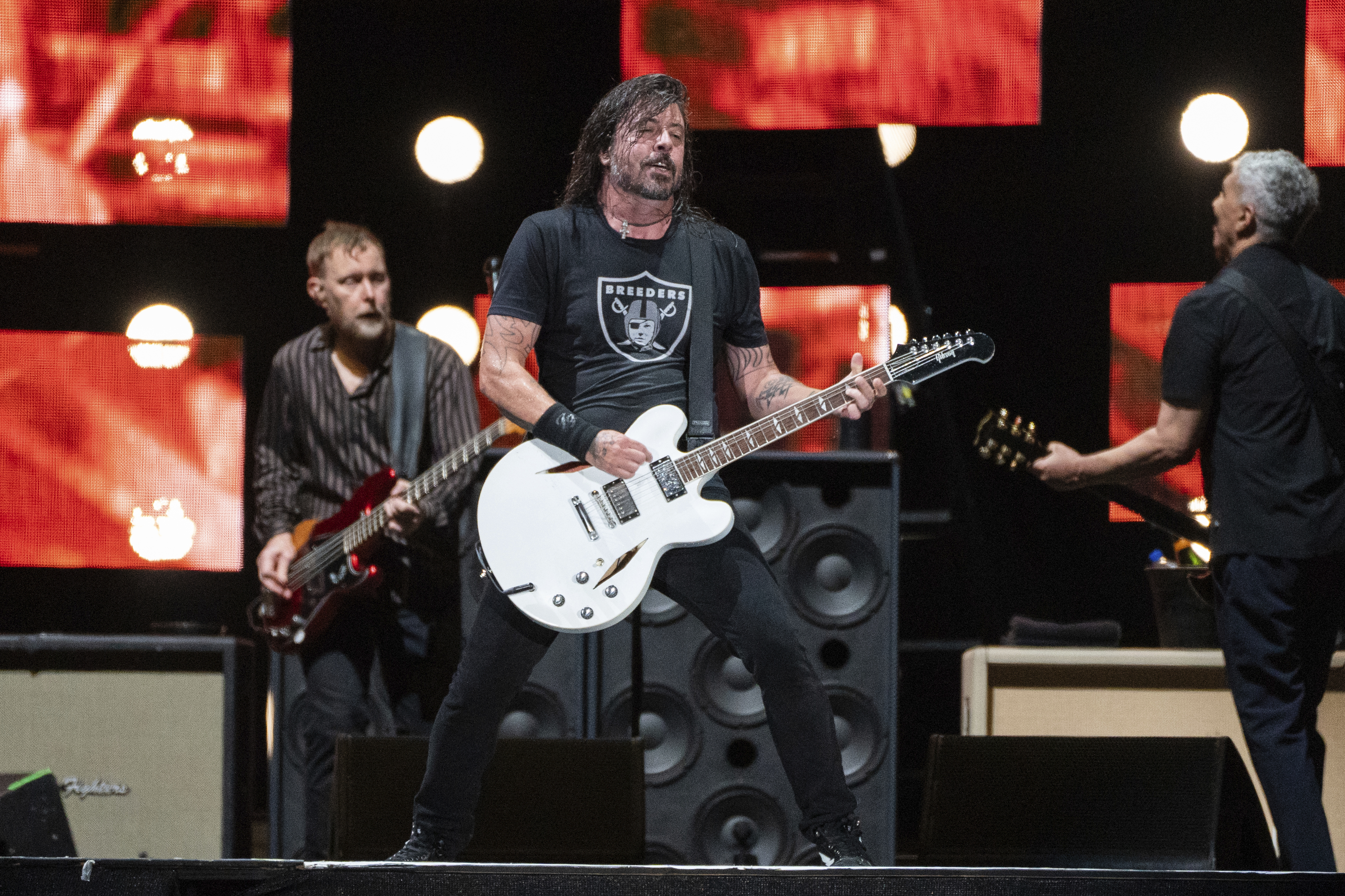 Foo Fighters announce 2022 tour with stop at Empower Field at Mile High I  FOX31 Denver