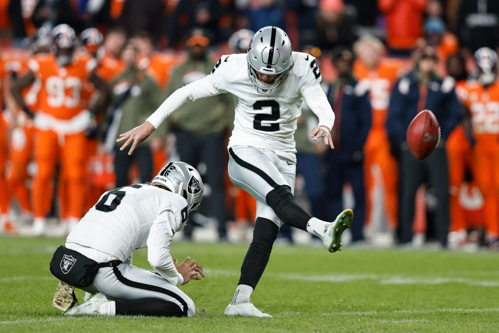 Auburn NFL Week 16: Carlson's late field goal not enough for Las Vegas