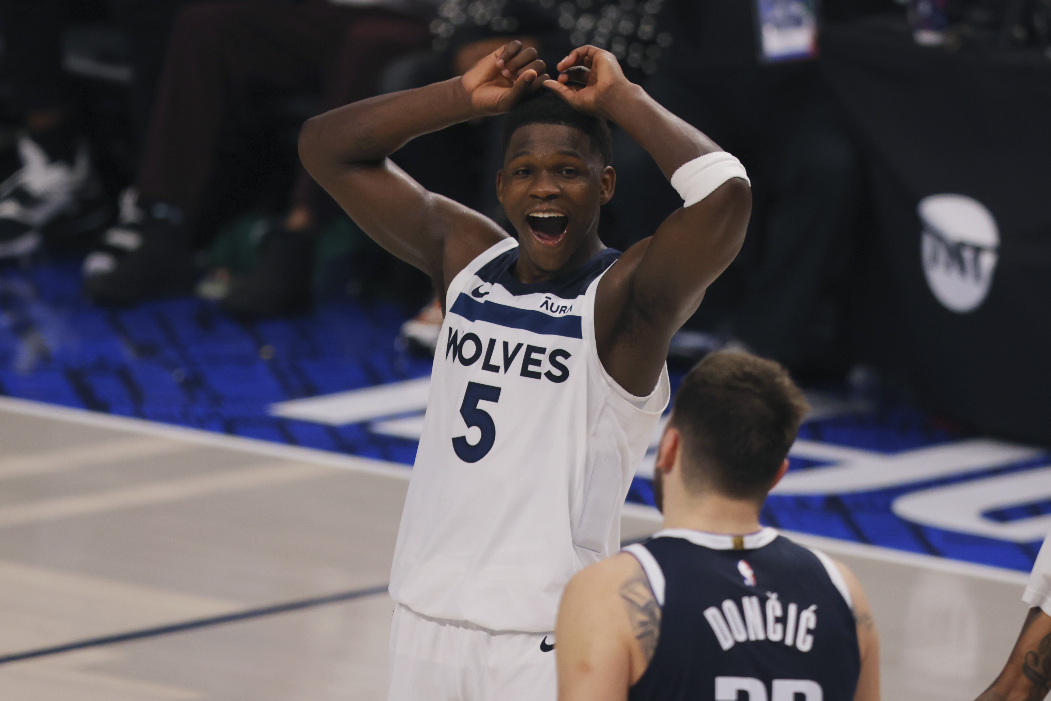 2024 NBA Western Conference finals odds, Game 2 time Mavericks vs