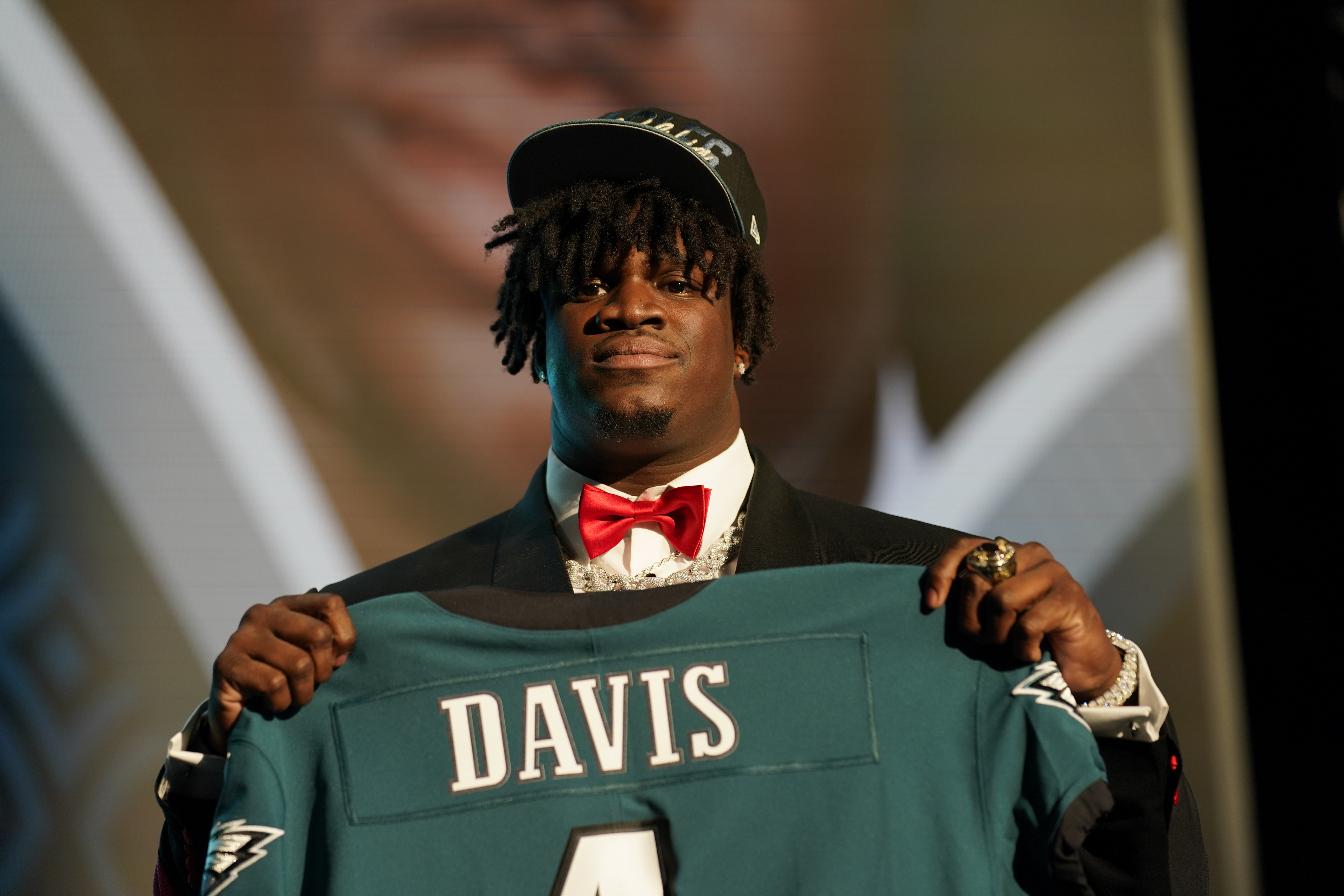 Eagles sign Jordan Davis, 2 other players ahead of rookie minicamp 