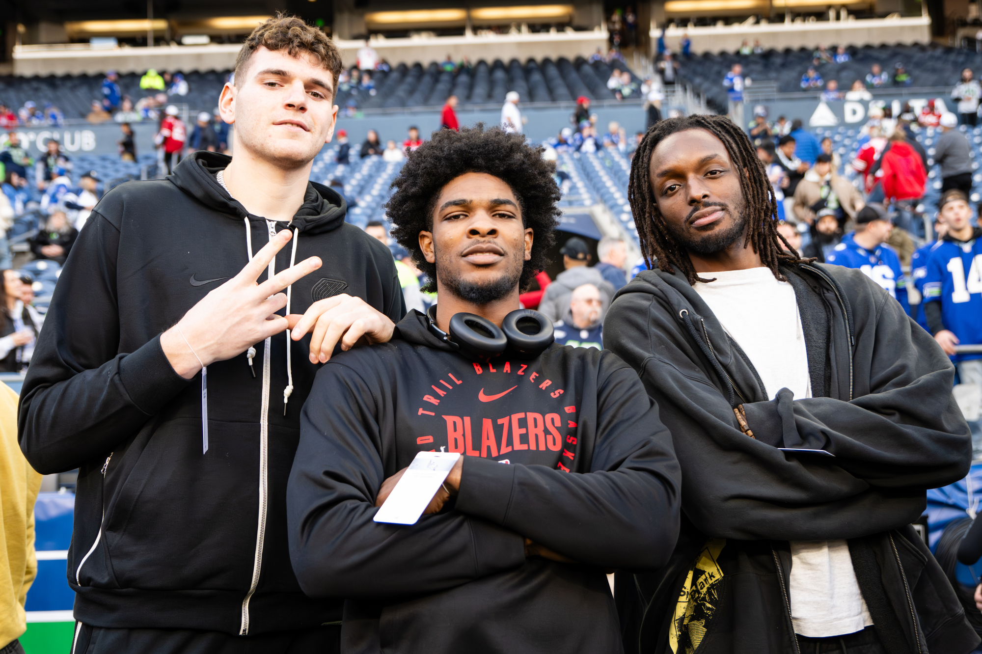 Trail Blazers take in Seahawks vs. 49ers game - oregonlive.com