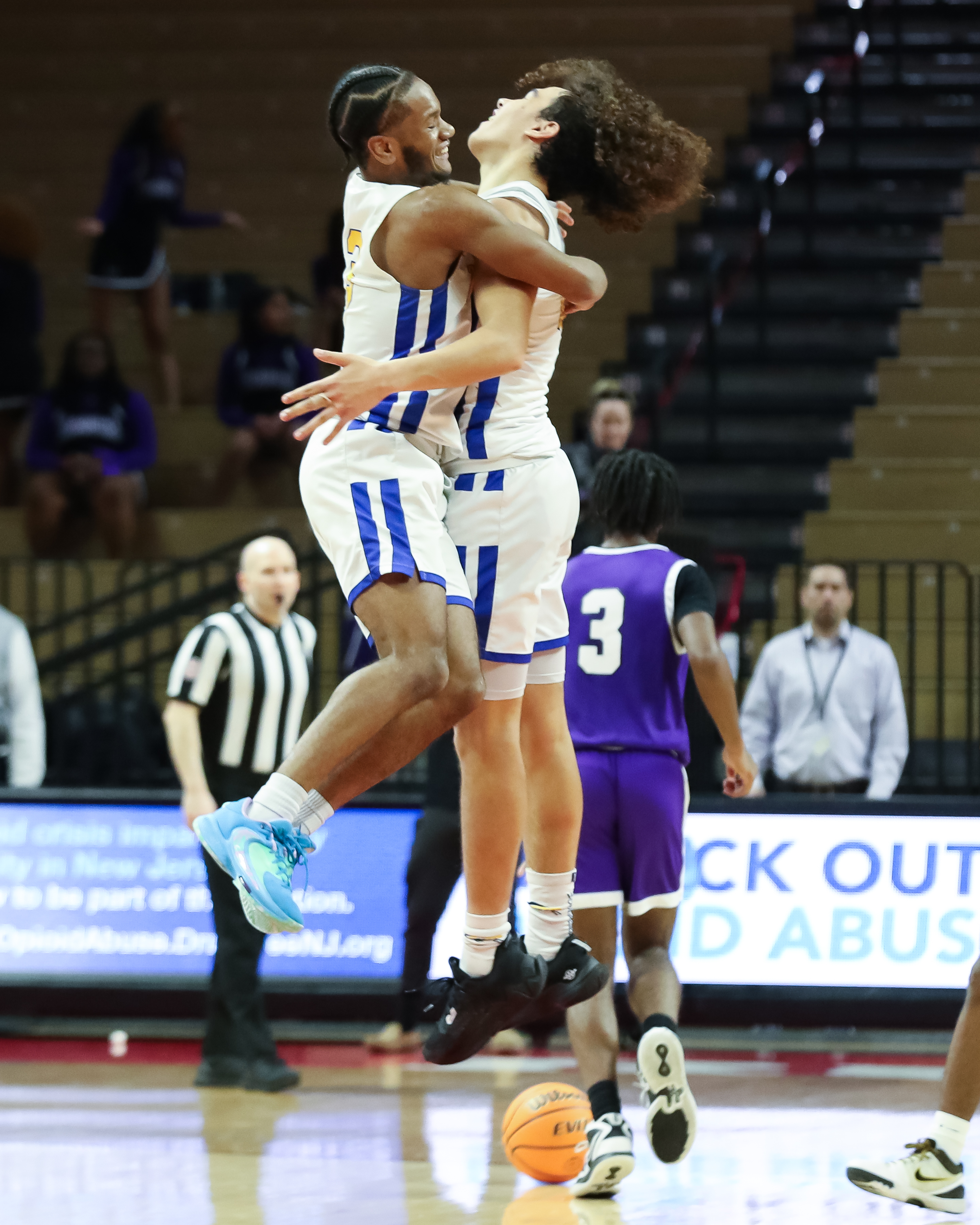 Boys Basketball: Newark Tech vs Woodbury in boys basketball NJSIAA ...