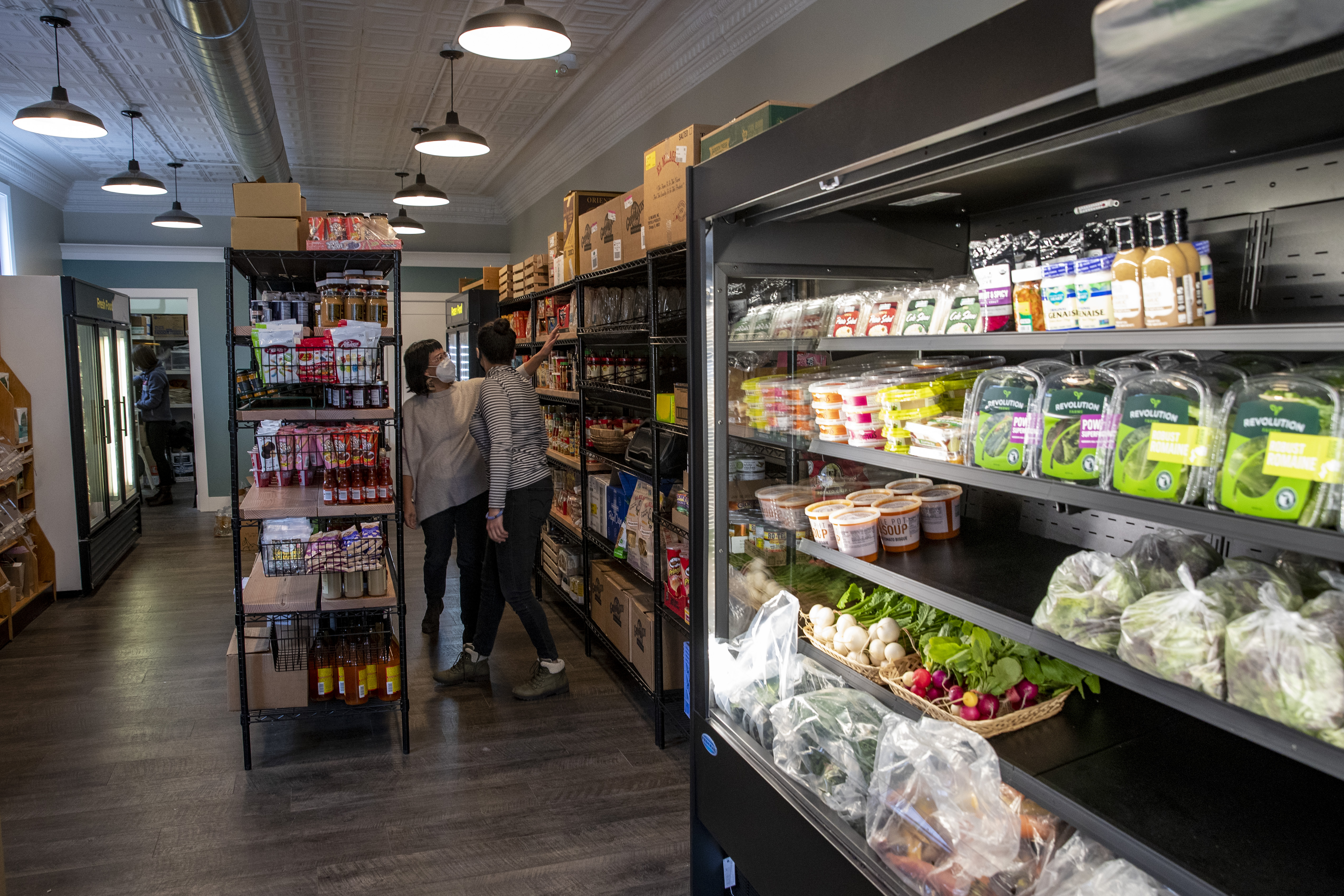 Giant Food amps up fresh in new store concept: 'We're competing