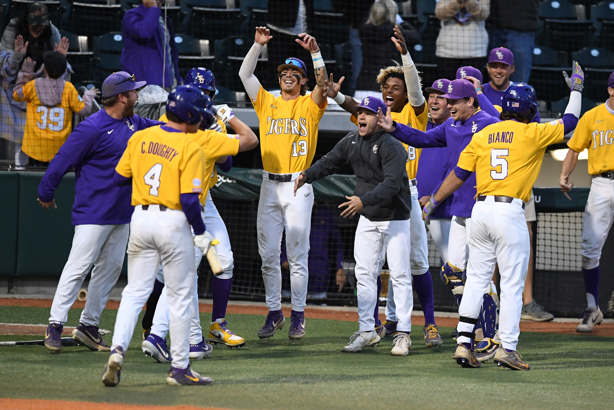 What channel is the Tennessee baseball game on today vs. LSU?  FREE live  stream, time, TV, channel for NCAA Men's College World Series 