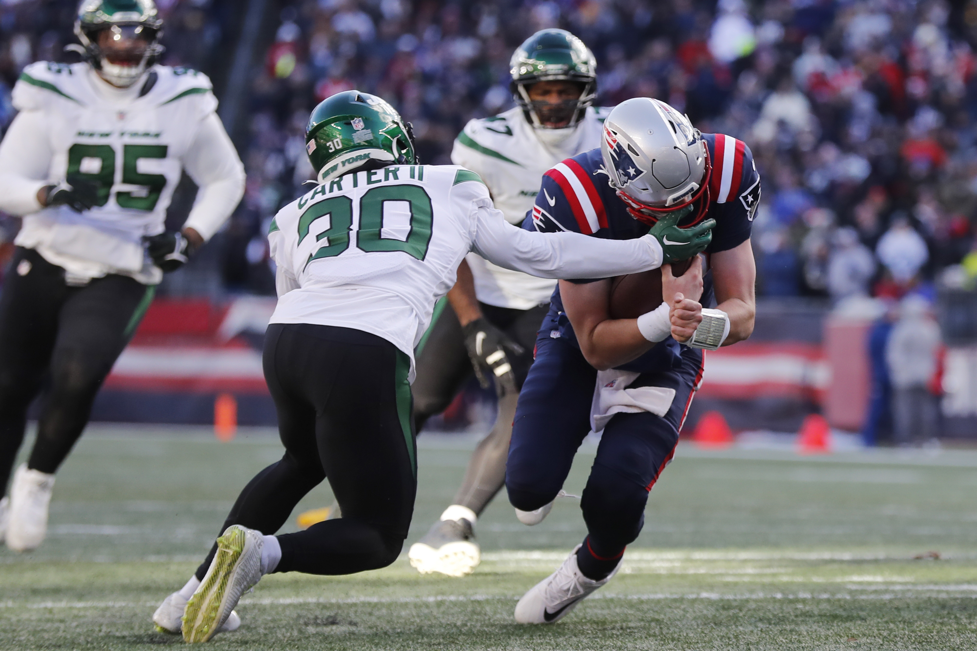 Jets lose AFC East turf battle despite 6 sacks vs. Patriots: 'You just want  a blade of grass to defend' 