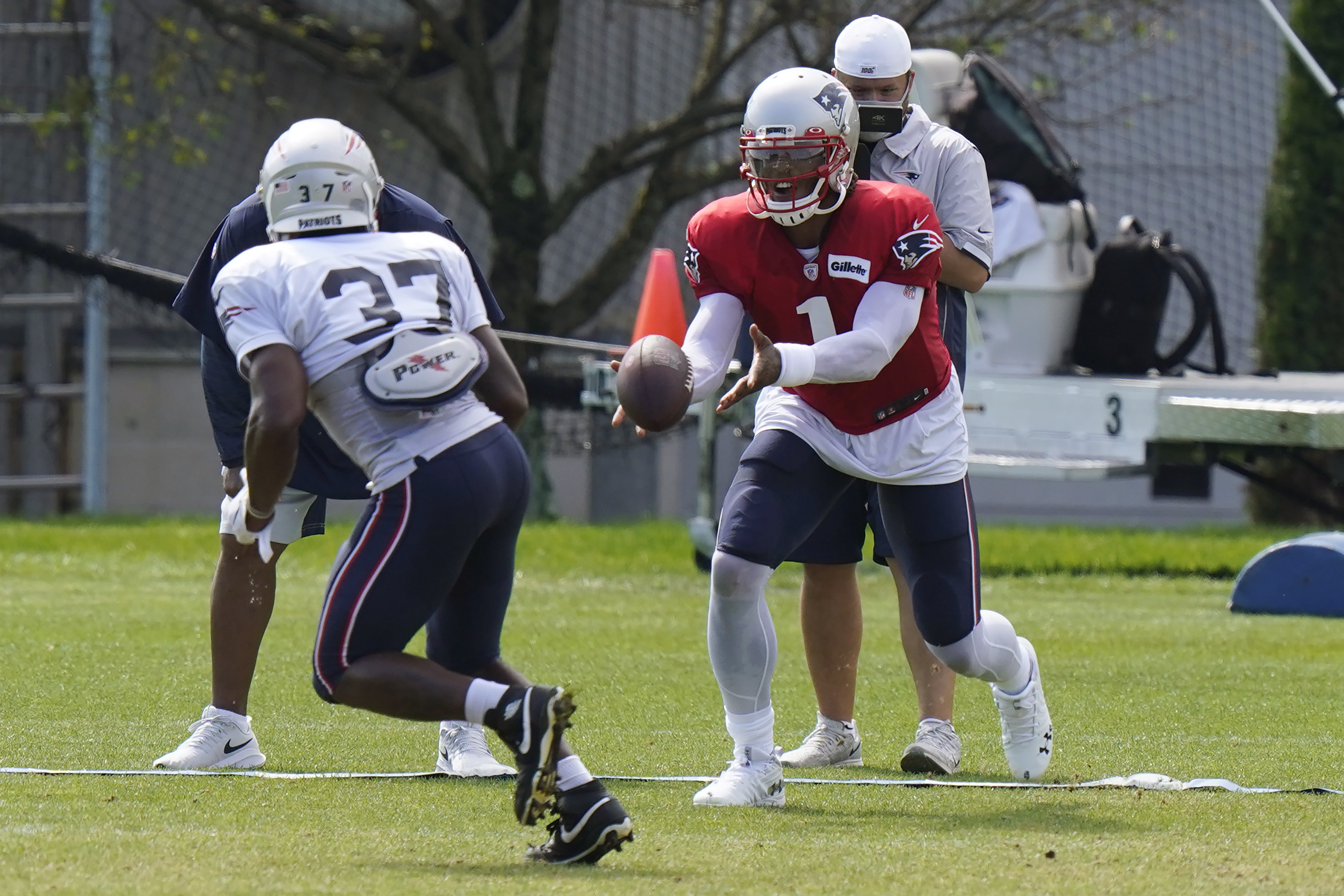 Patriots training camp notebook: An in-stadium scrimmage on Day 9