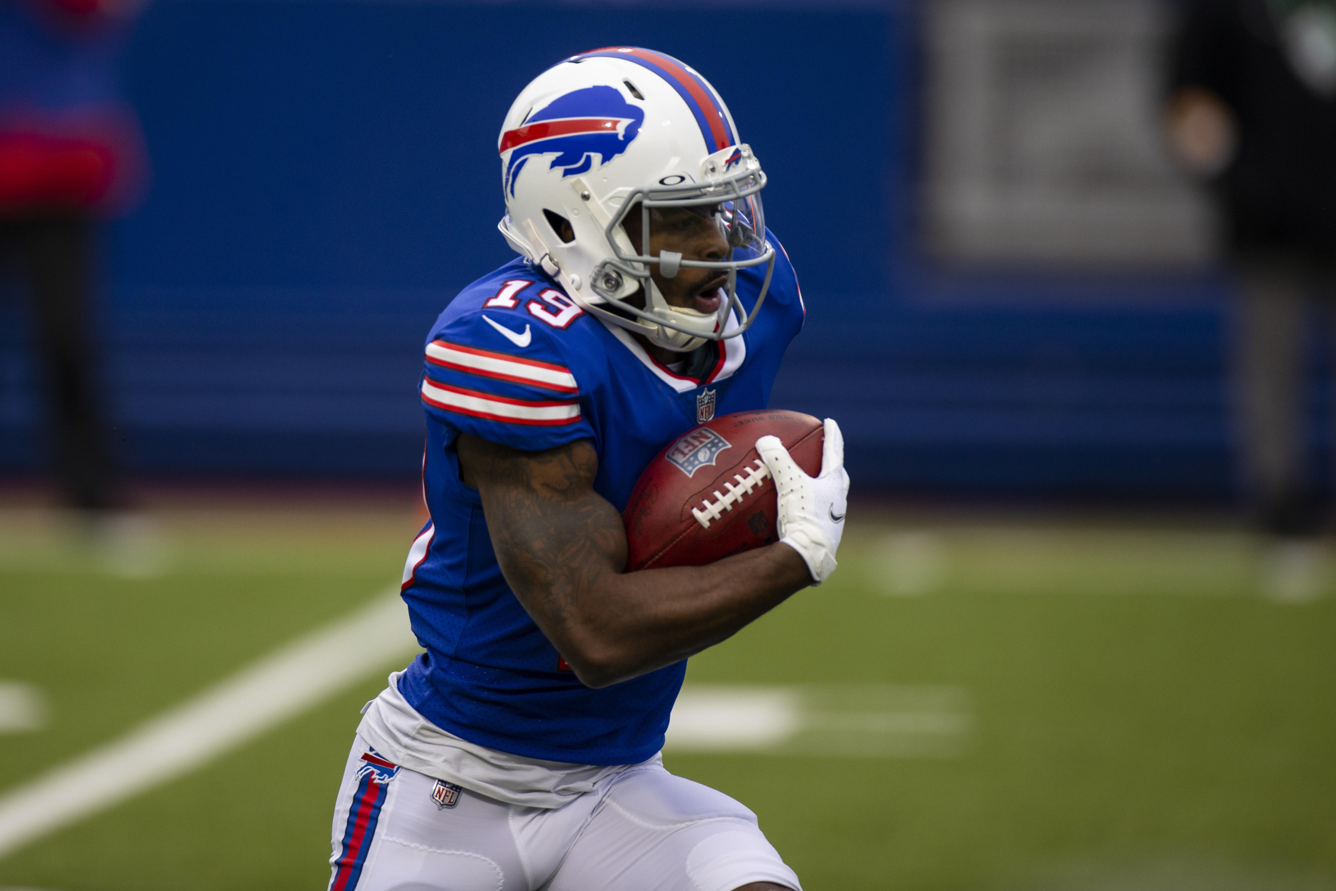 Bills' Isaiah McKenzie torches Miami Dolphins with 3 first-half scores