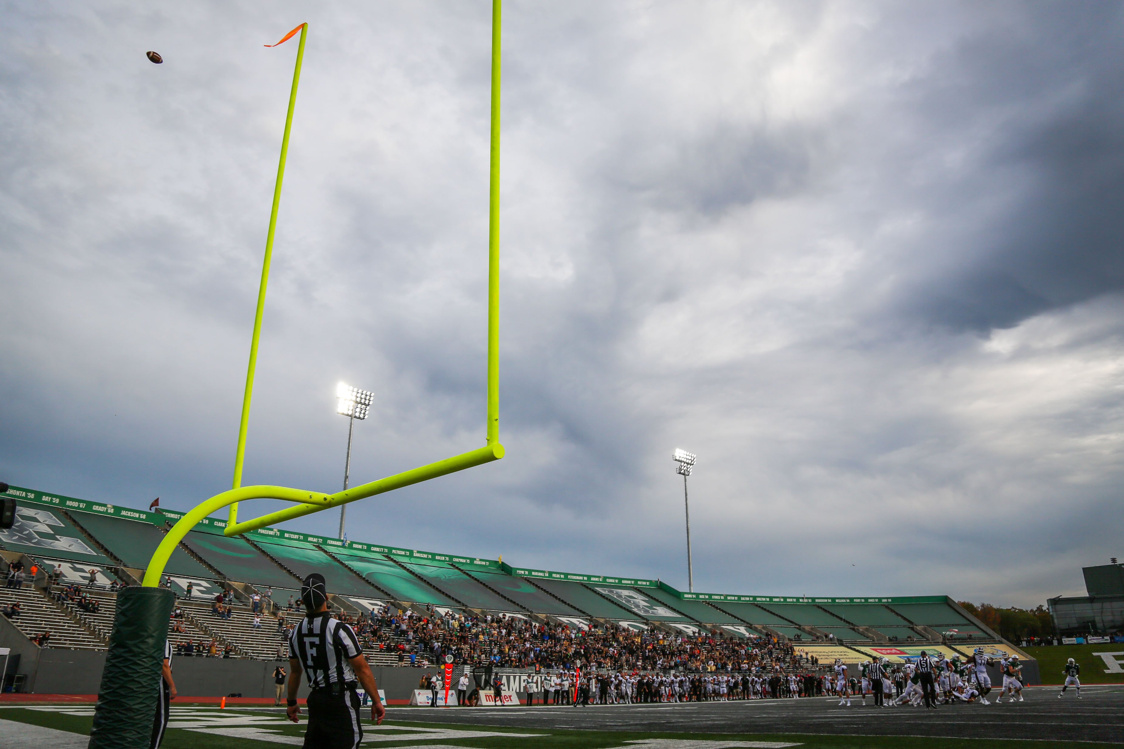 mac football schedule