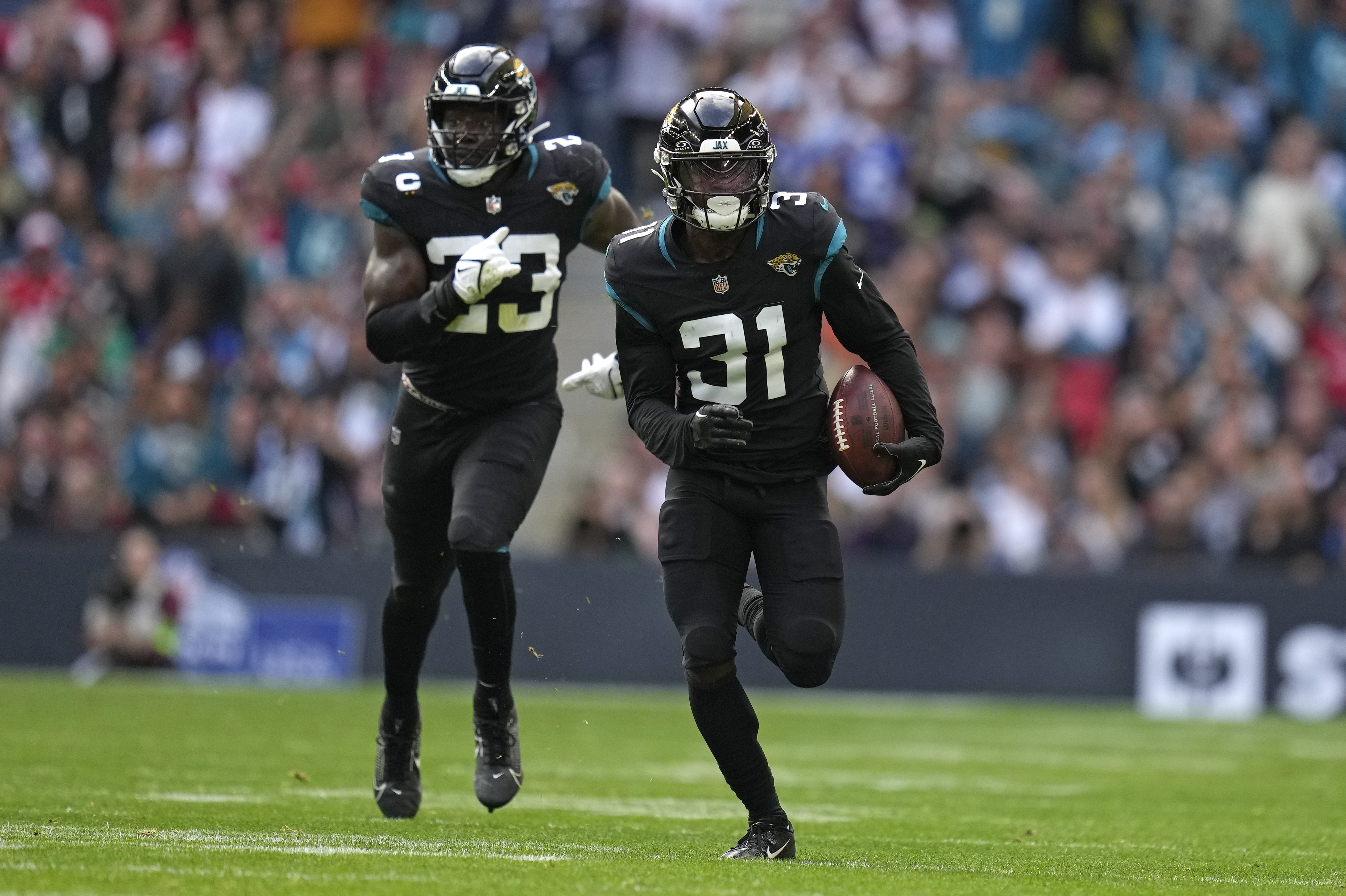 Jacksonville Jaguars back-up throws impossible touchdown on