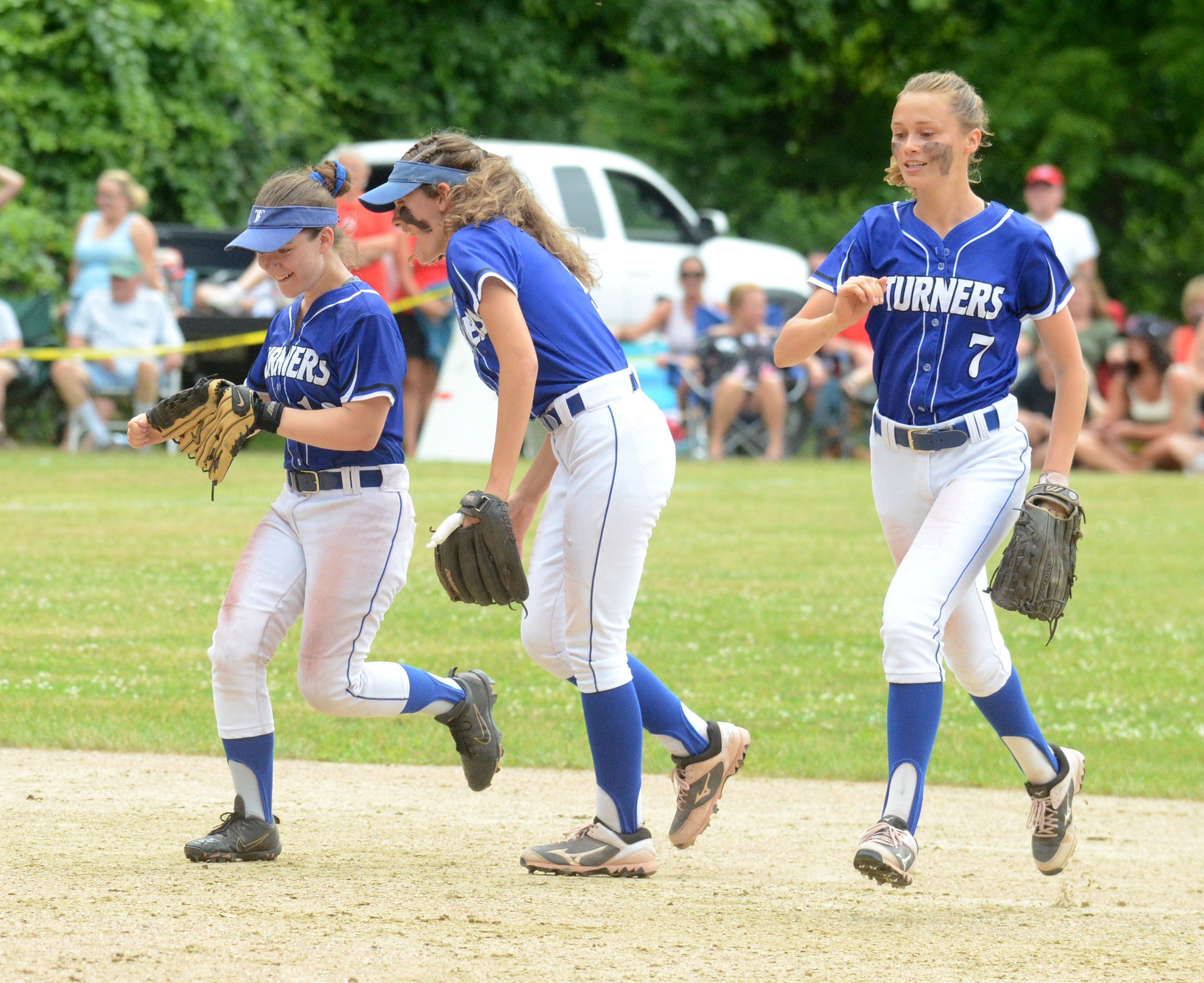 Turners Falls softball defeats Amesbury, wins first state title since 2017