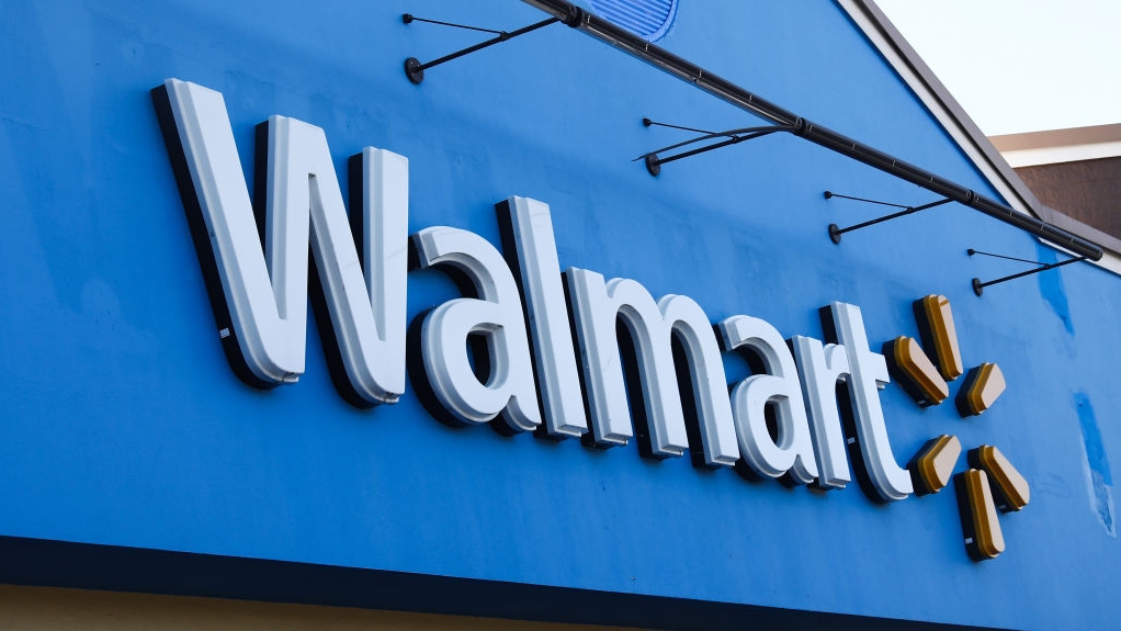 What time does Walmart close today on Christmas Eve 2023?