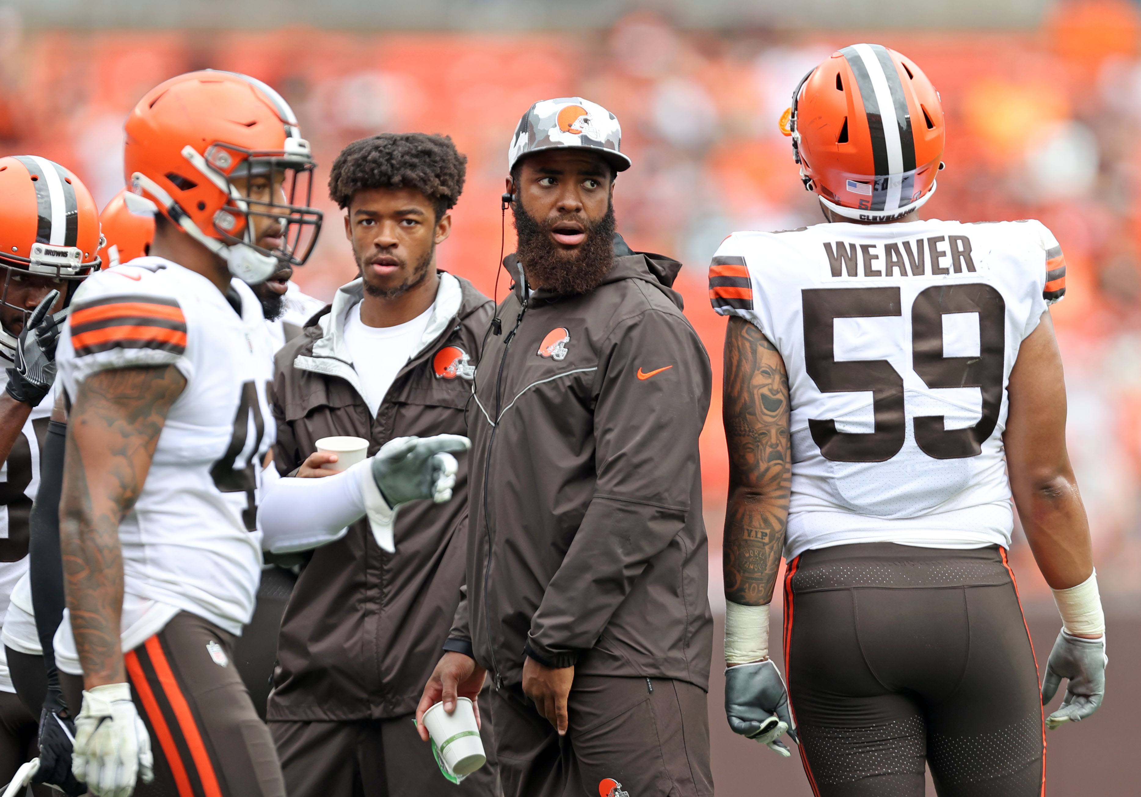 Cleveland Browns linebacker Anthony Walker Jr. (knee) carted off field