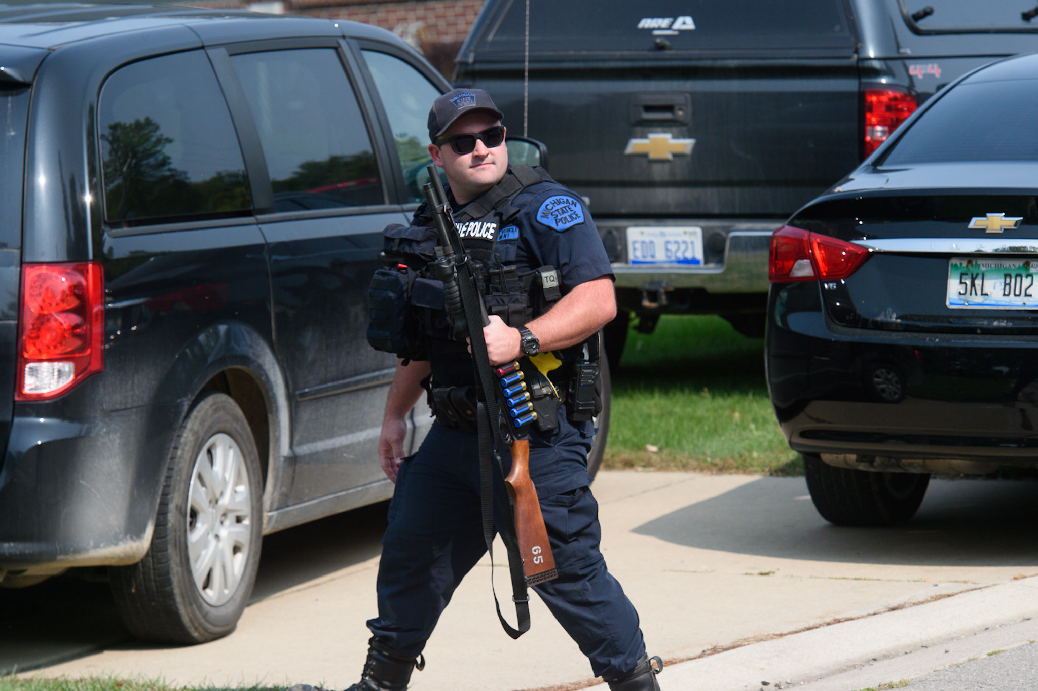 Cops rush to evacuate Briarwood Mall in Ann Arbor after one man is