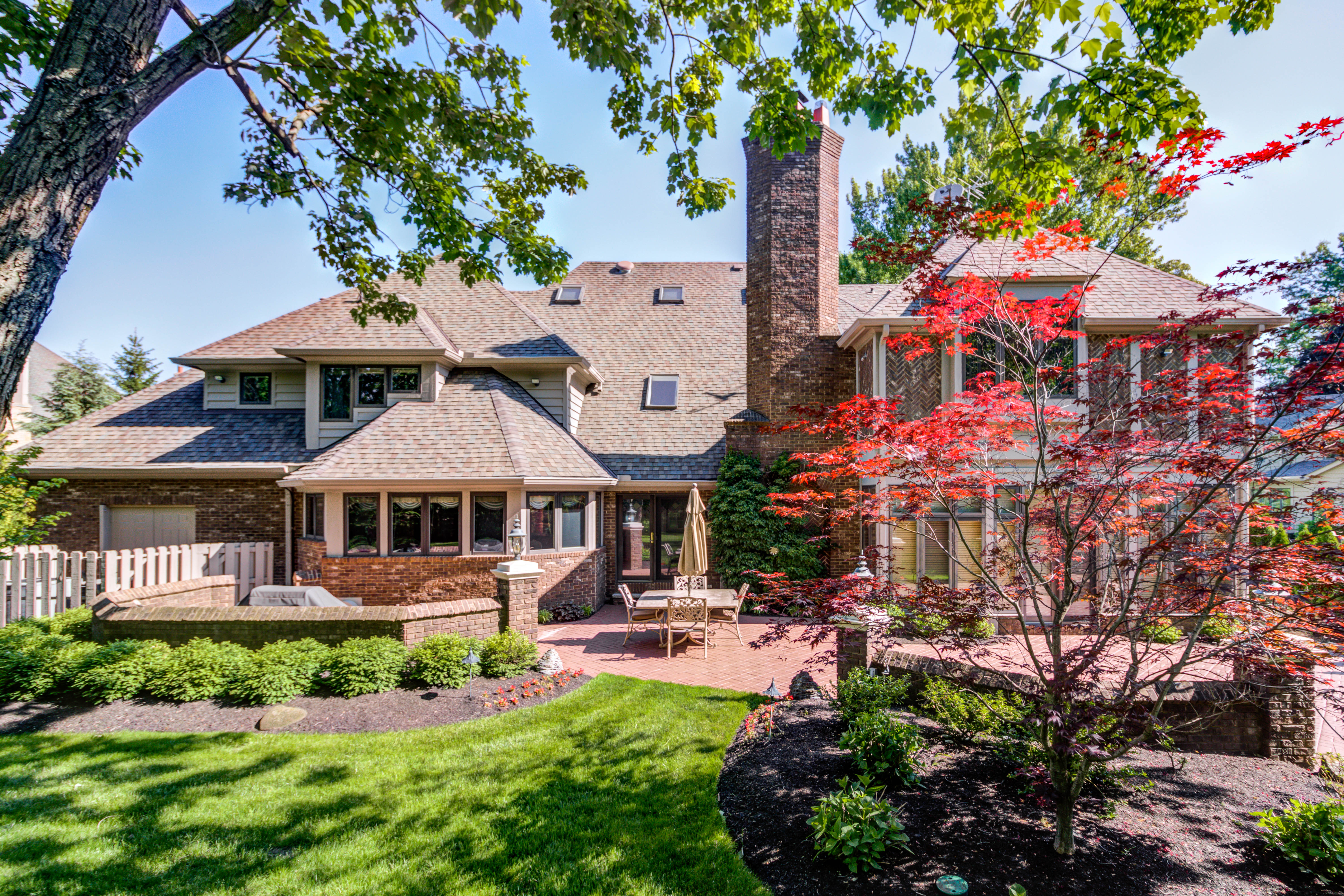 House of the Week 1.25M mansion in Westlake is ’grand and cozy’