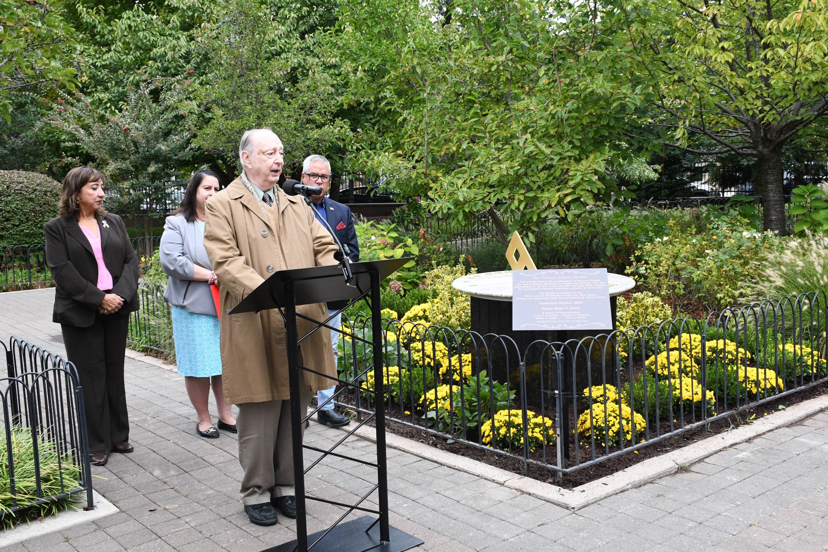 Laccetti Foundation presents sundial at Union City park, Oct. 1