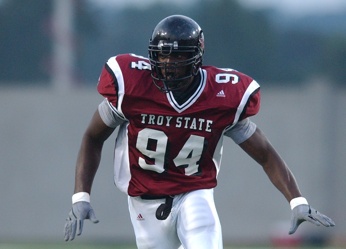 Trojans retire jersey of NFL Hall of Famer DeMarcus Ware