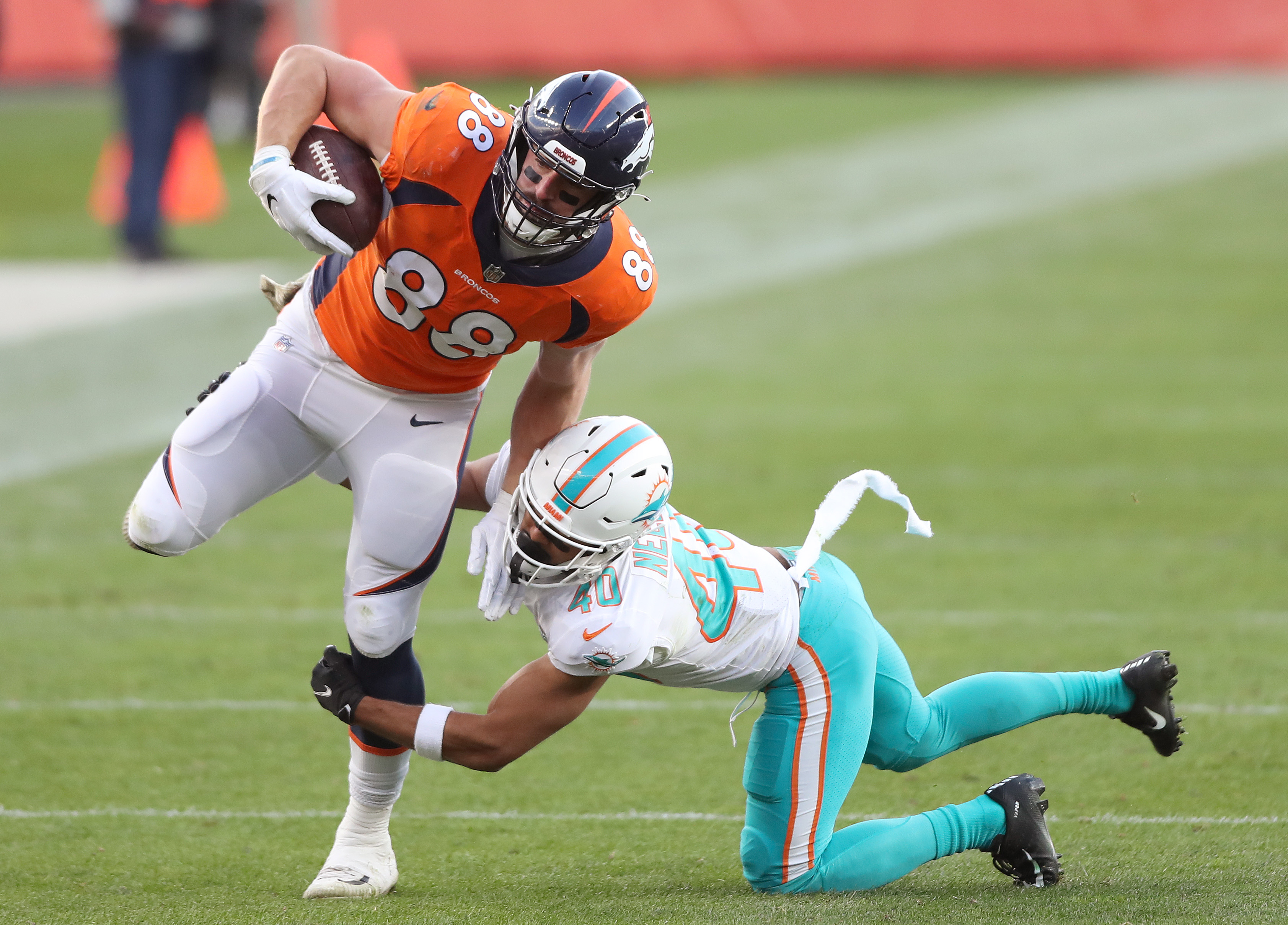 How to Stream the Broncos vs. Dolphins Game Live - Week 3