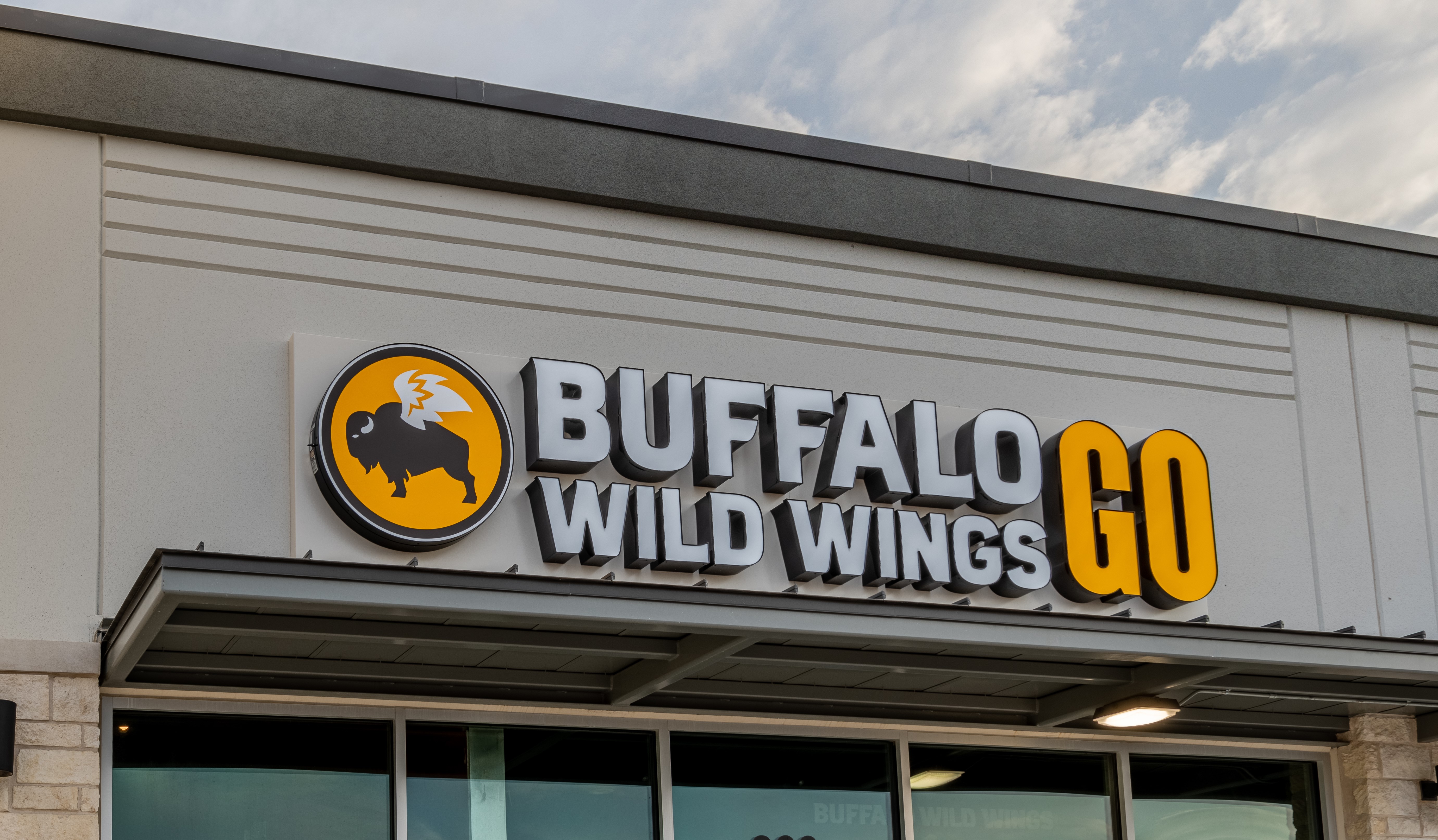 melon hjælpe Værdiløs Buffalo Wild Wings introduces GO brand to Akron - cleveland.com
