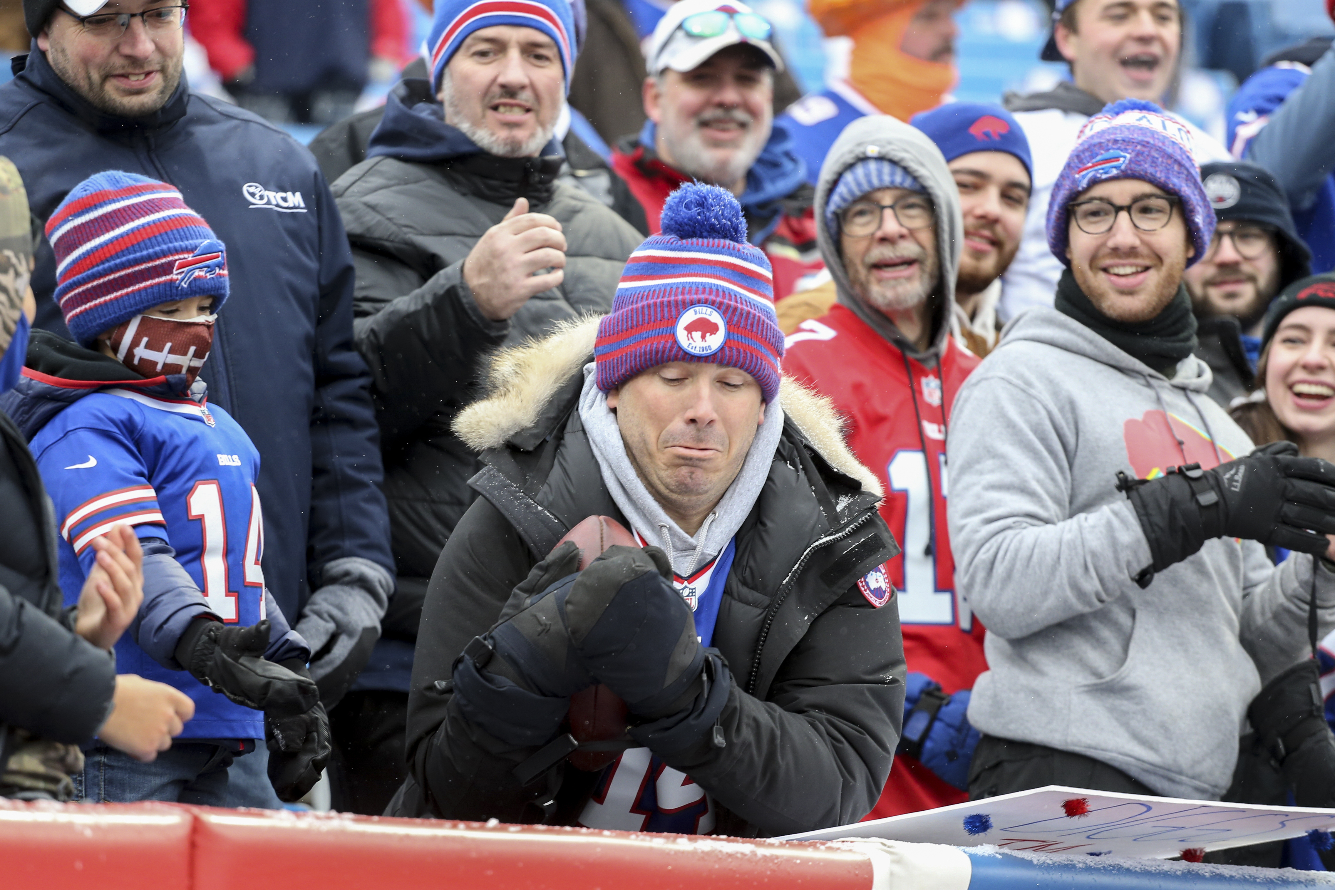 Bills, Sabres fans need COVID-19 vaccine to attend games