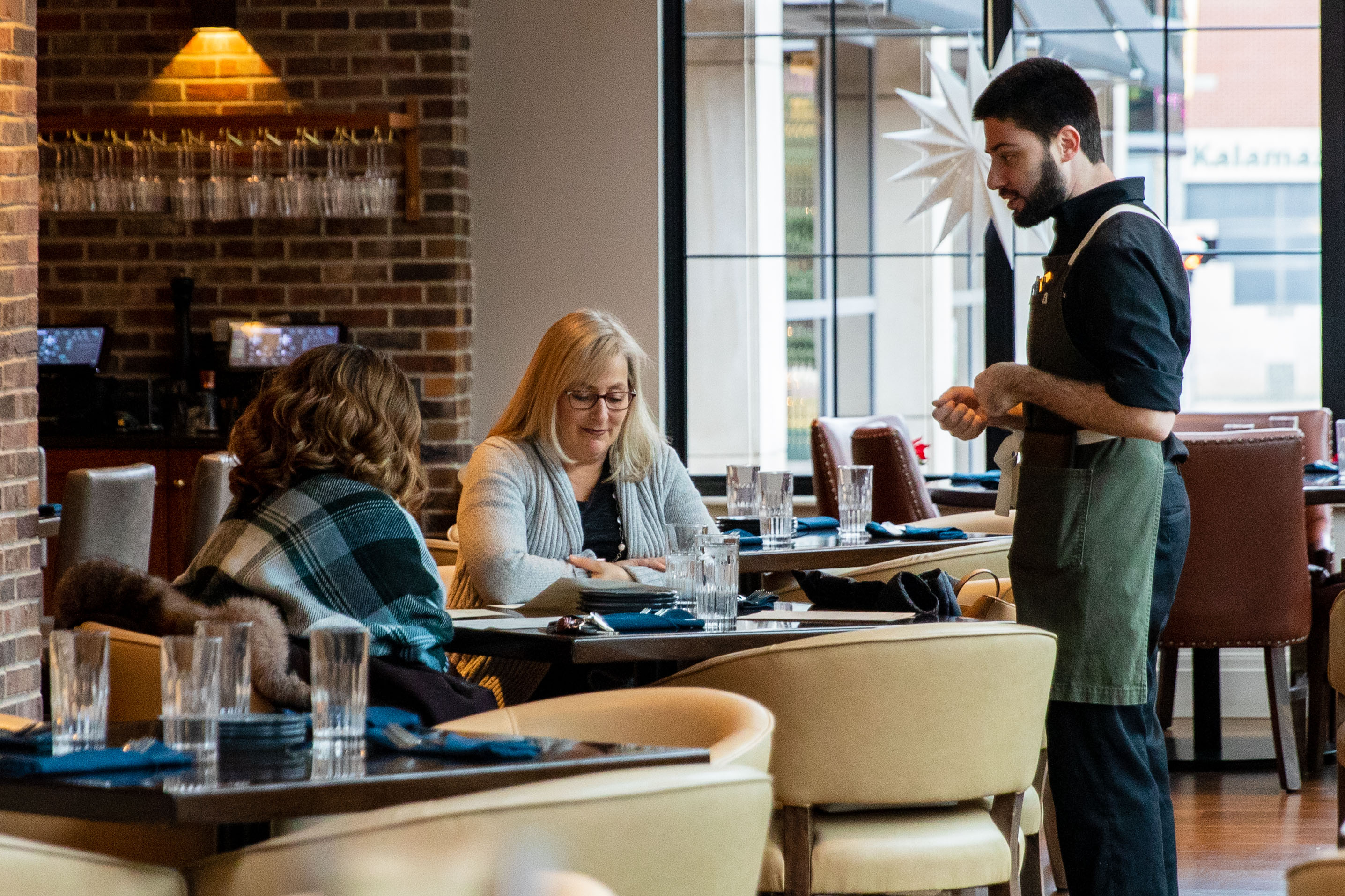 Court reverses decision, stops Michigan tipped wage from increasing next  month - mlive.com