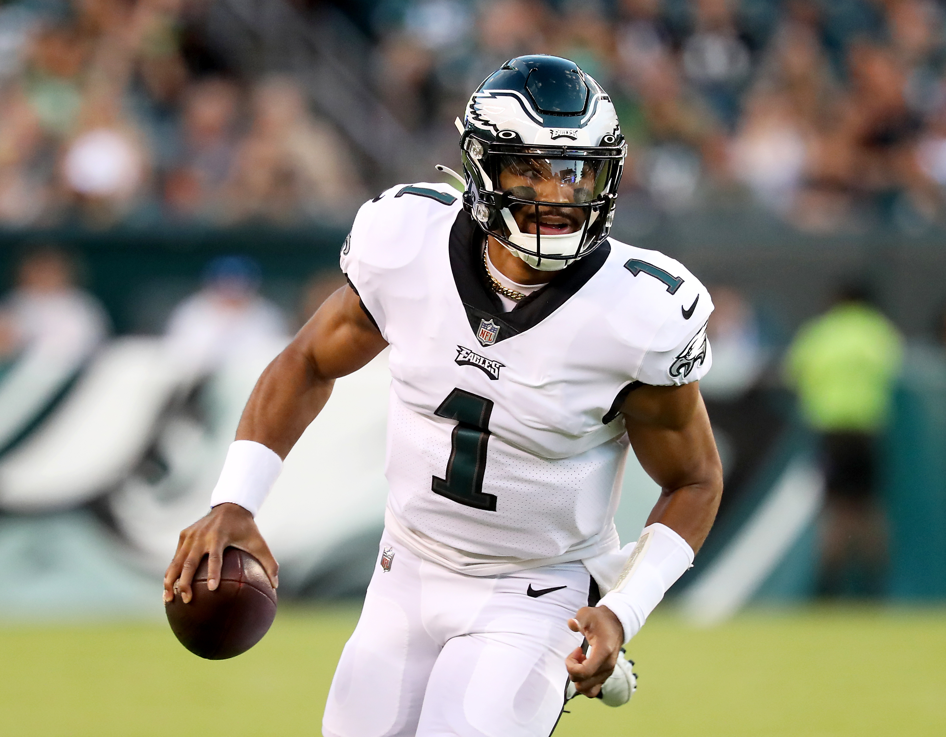 Eagles' Jalen Hurts, Kyzir White make early statement; 3rd team