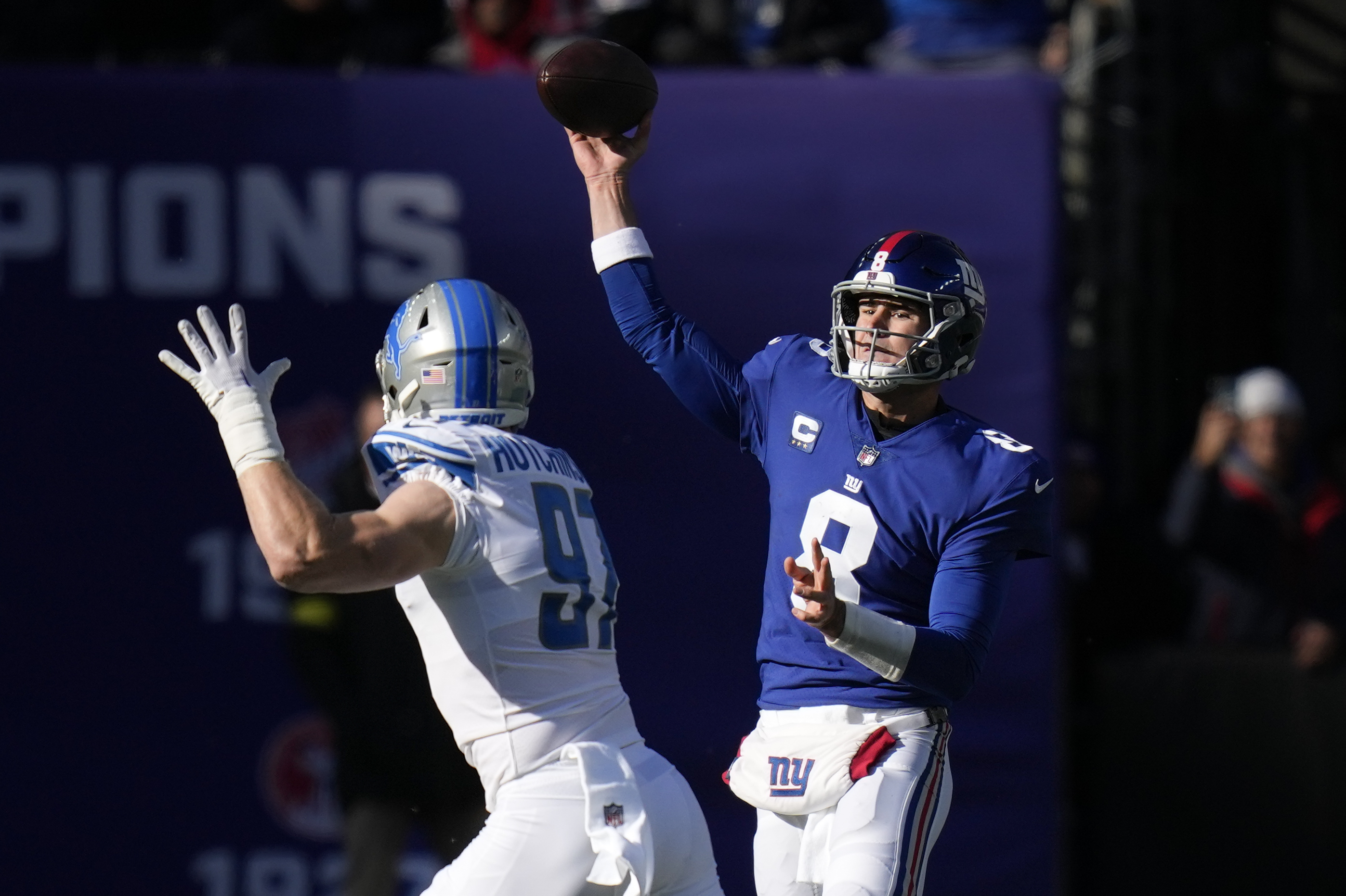 New York Giants Down 17-6 to Lions in Mistake-Filled First Half - Sports  Illustrated New York Giants News, Analysis and More