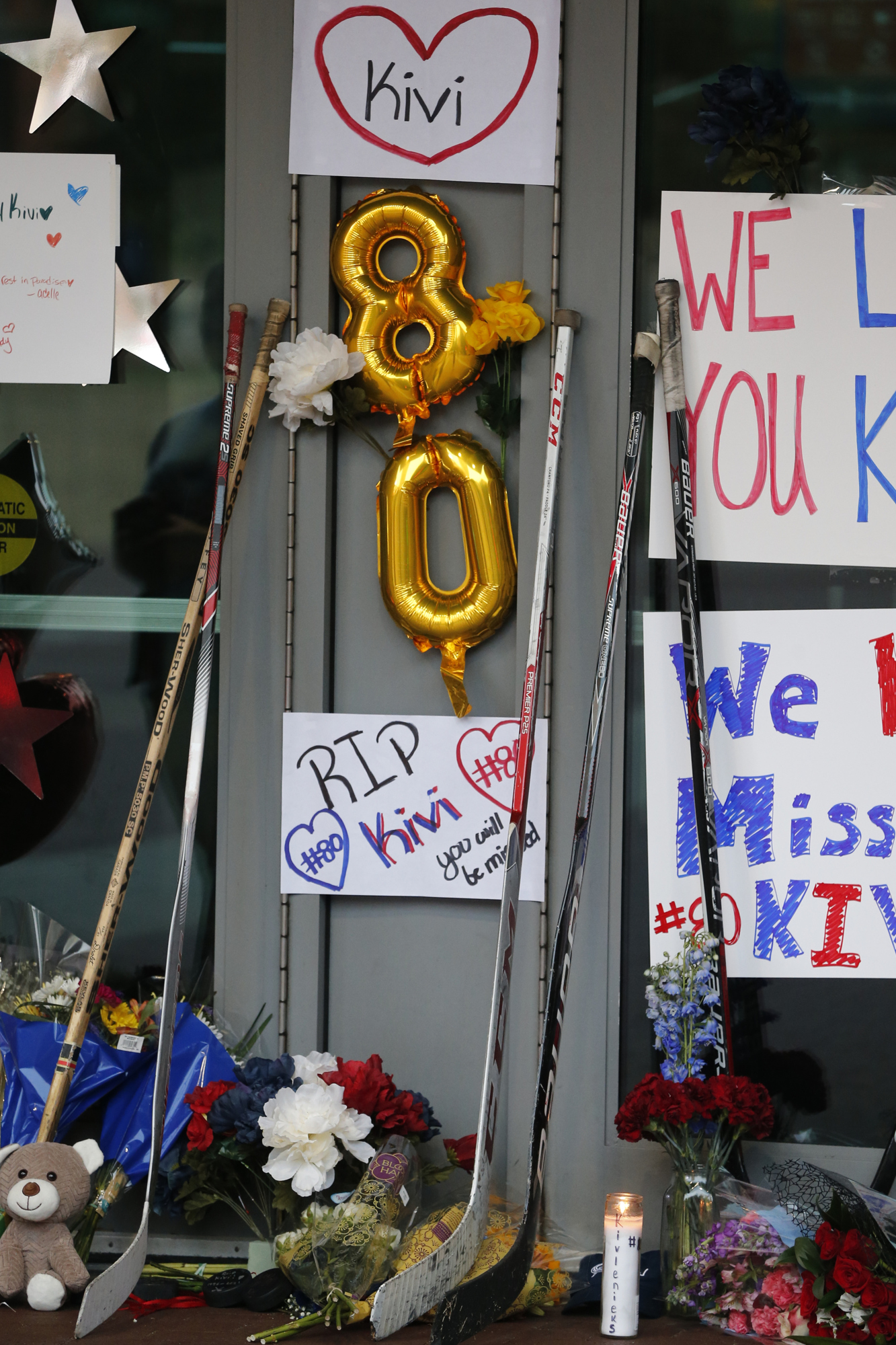 We love you, Kivi': Blue Jackets fans memorialize Matiss Kivlenieks